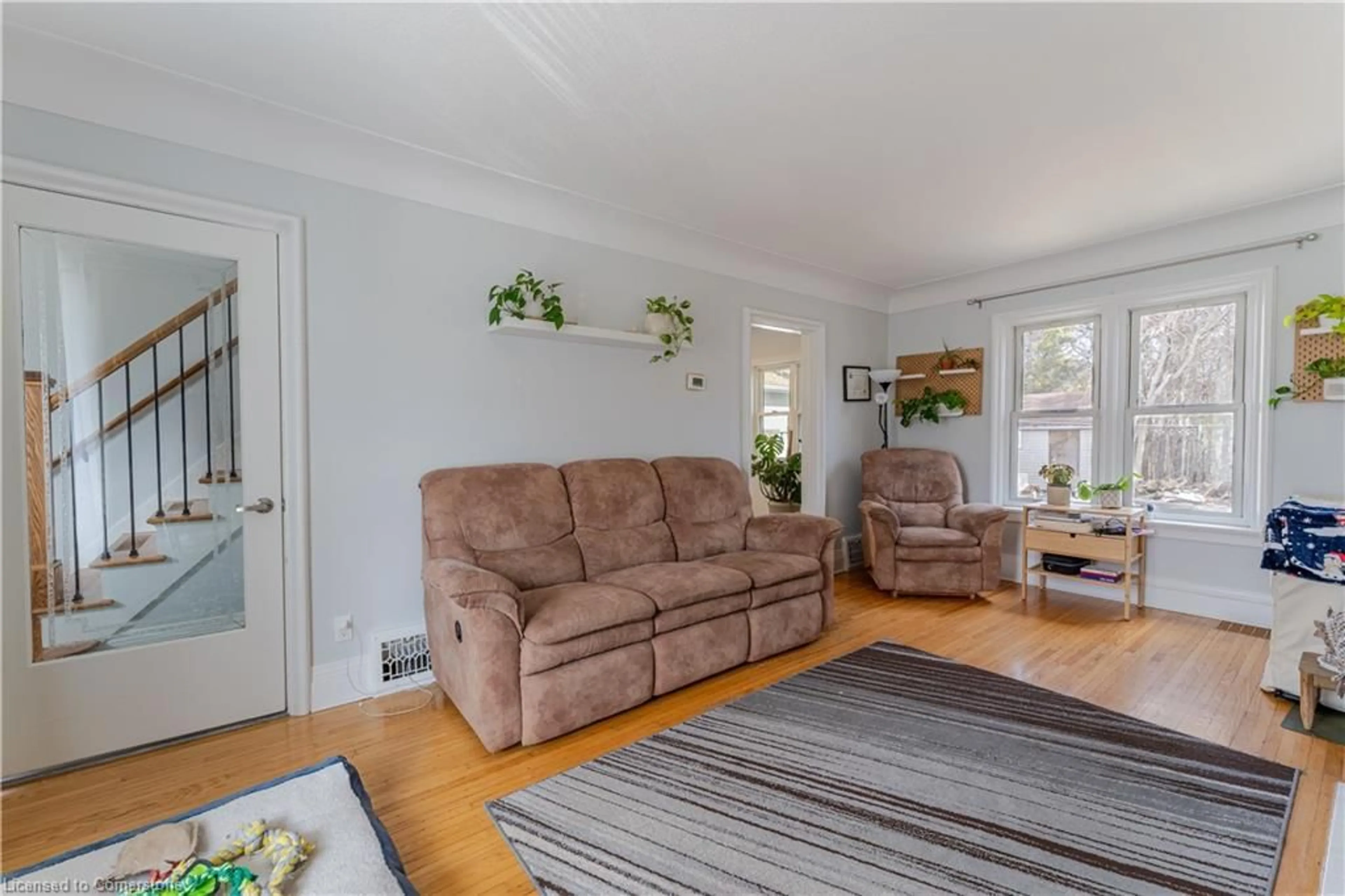 Living room with furniture, unknown for 374 Weber St, Kitchener Ontario N2H 1G5