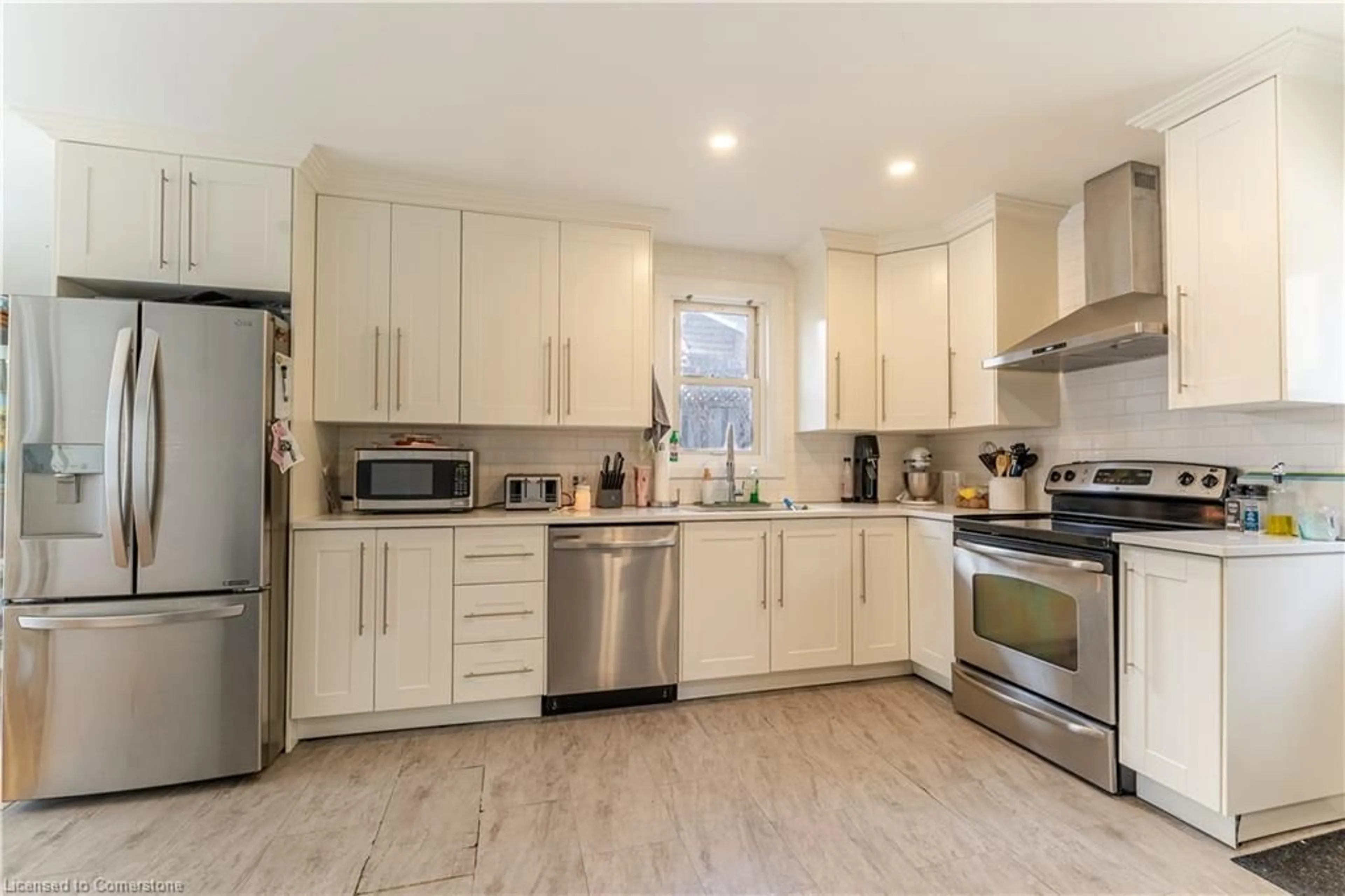 Open concept kitchen, unknown for 374 Weber St, Kitchener Ontario N2H 1G5