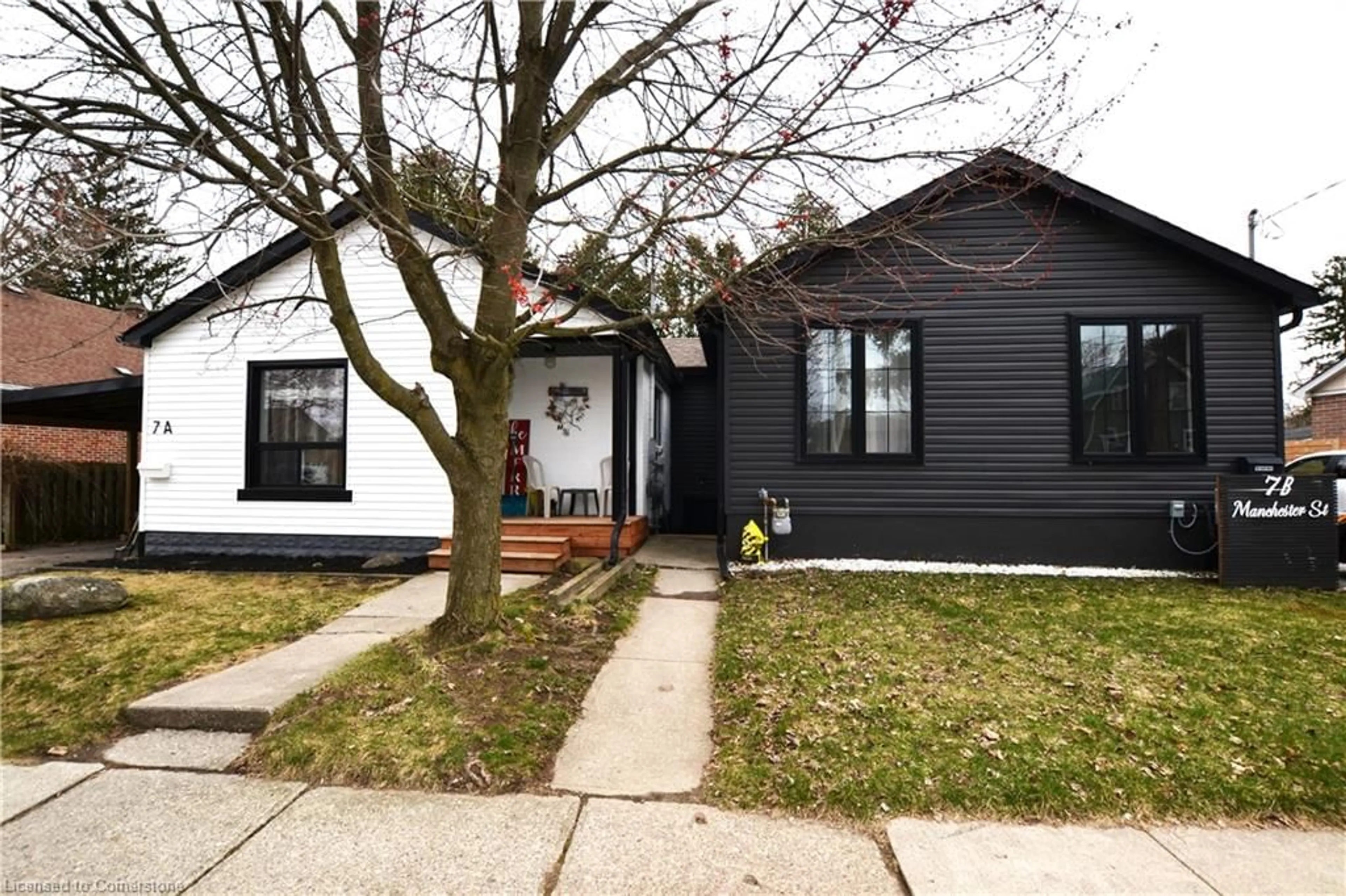 Home with vinyl exterior material, street for 7 Manchester St, Cambridge Ontario N1R 1R5