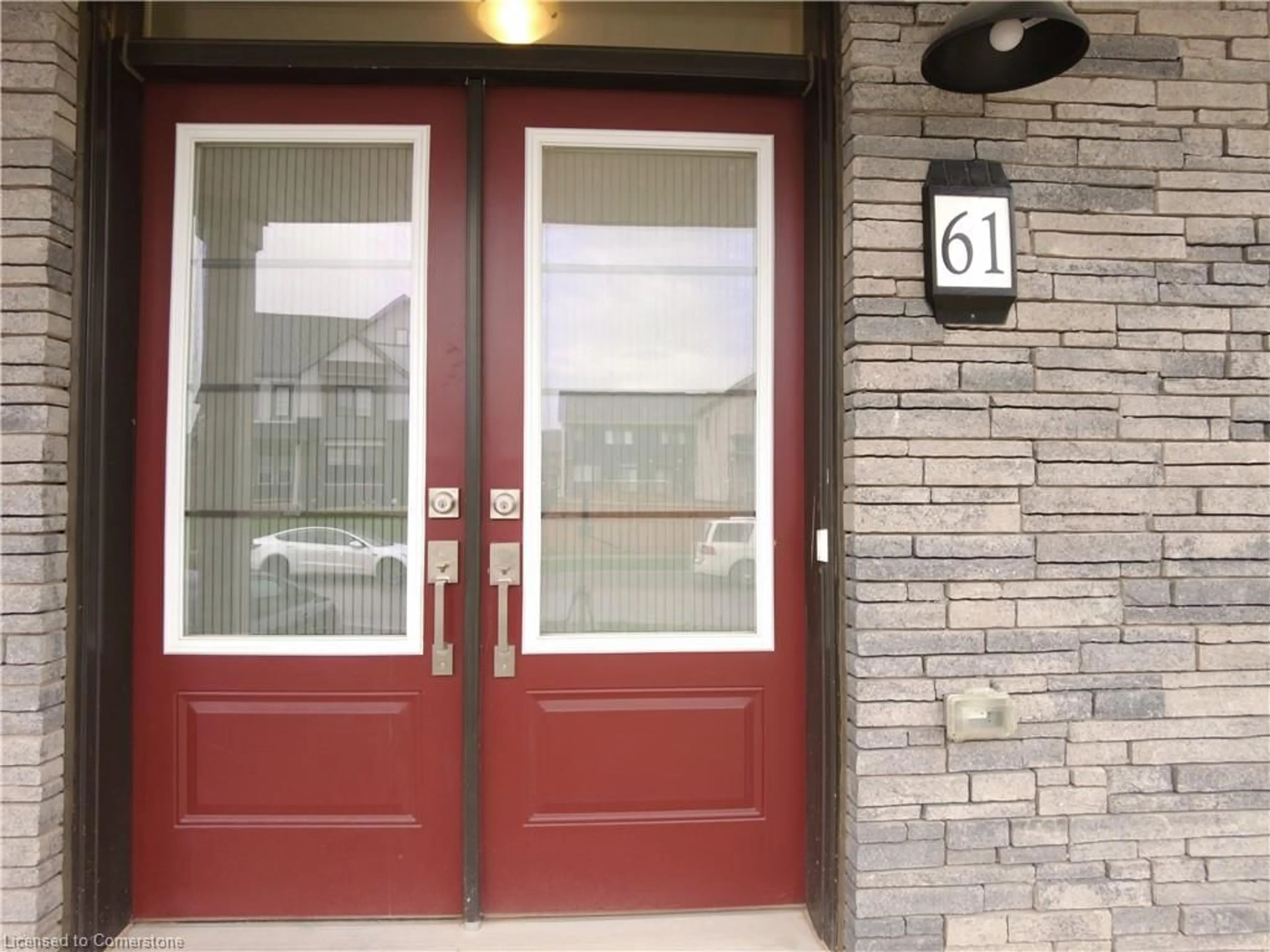 Indoor entryway for 61 Starboard Cres, Welland Ontario L3B 0M7