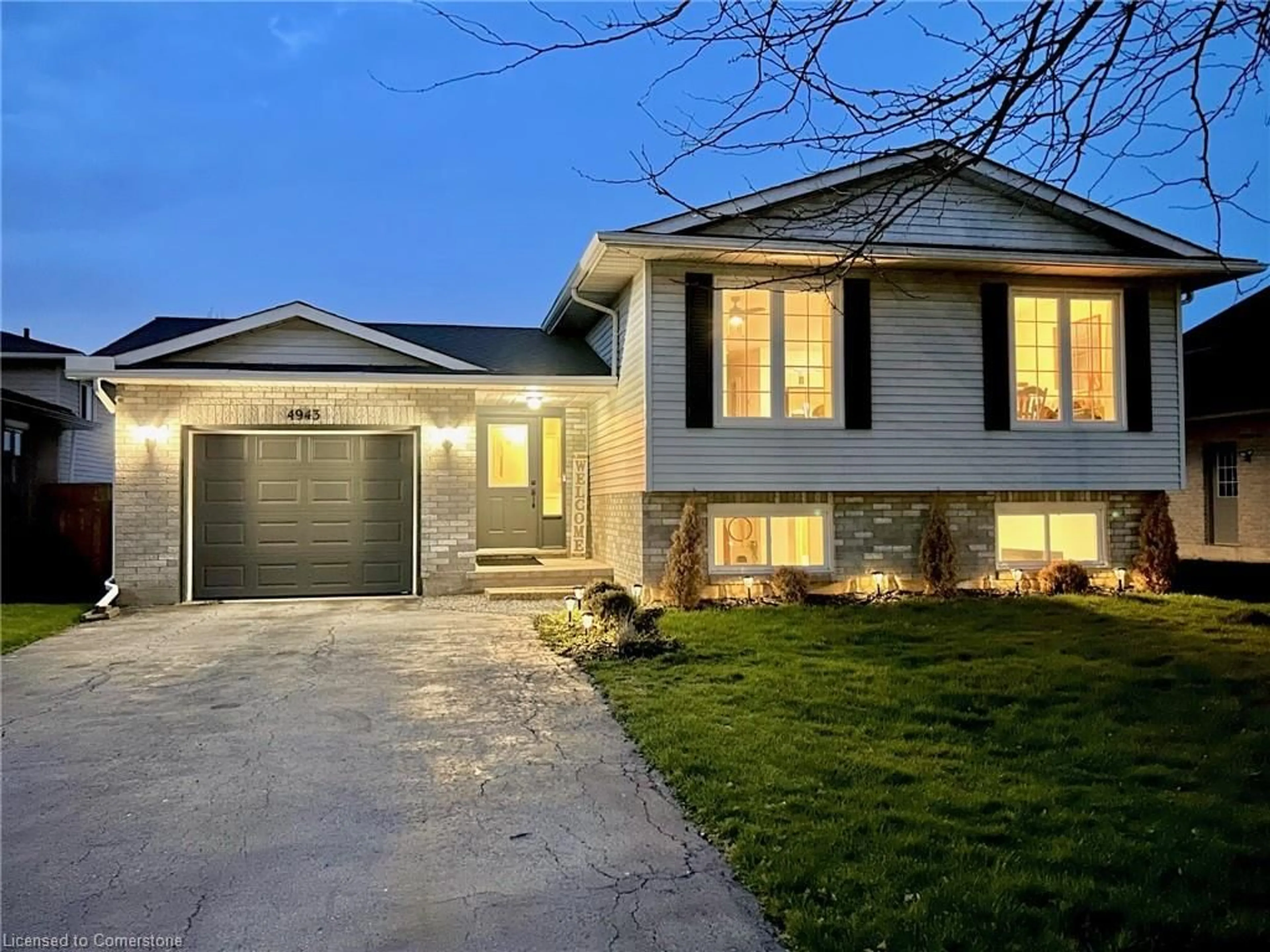 Home with vinyl exterior material, street for 4943 Homestead Dr, Beamsville Ontario L3J 0C7