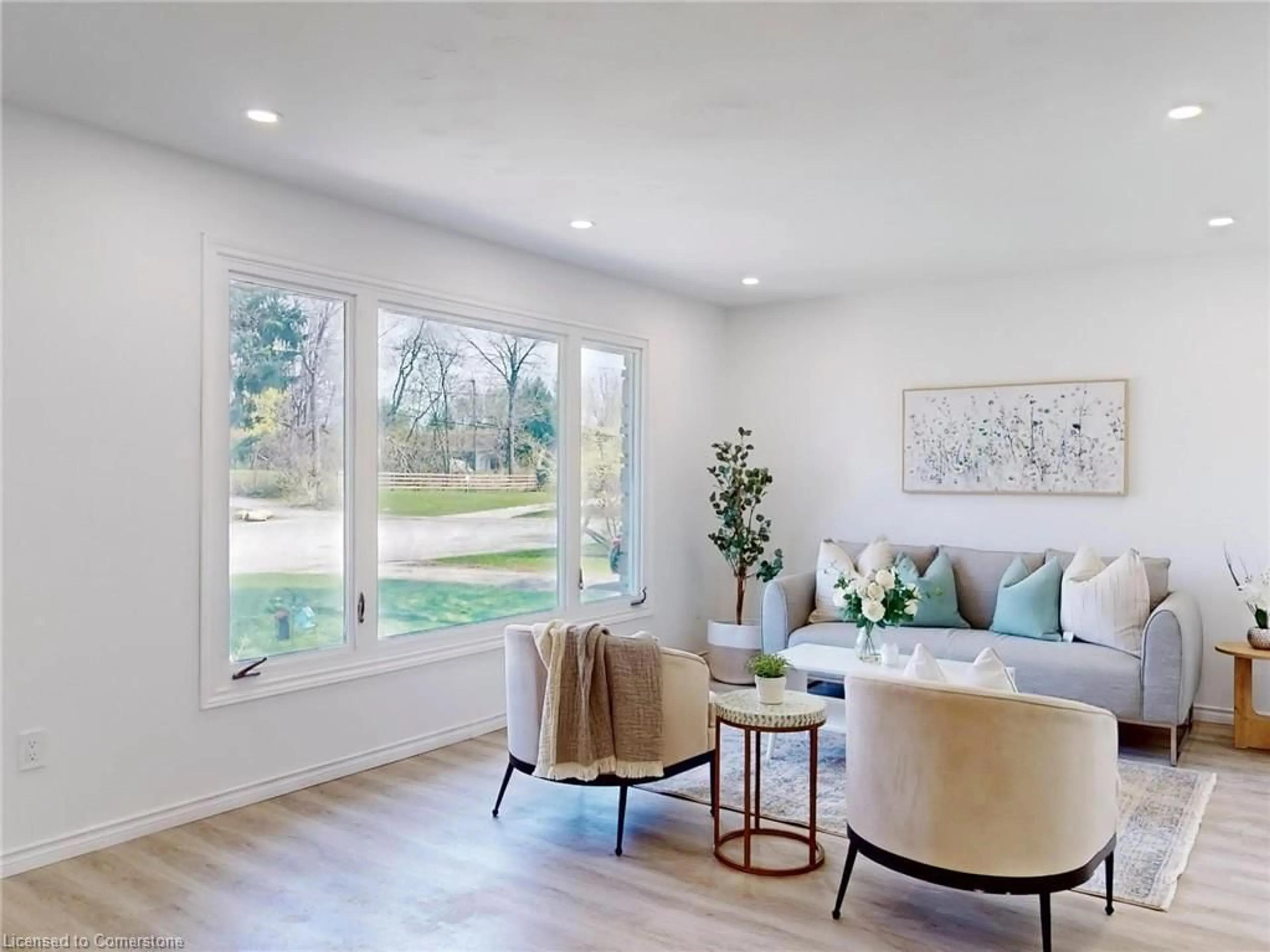 Living room with furniture, unknown for 215 Mackenzie Cres, Caledonia Ontario N3W 1A7