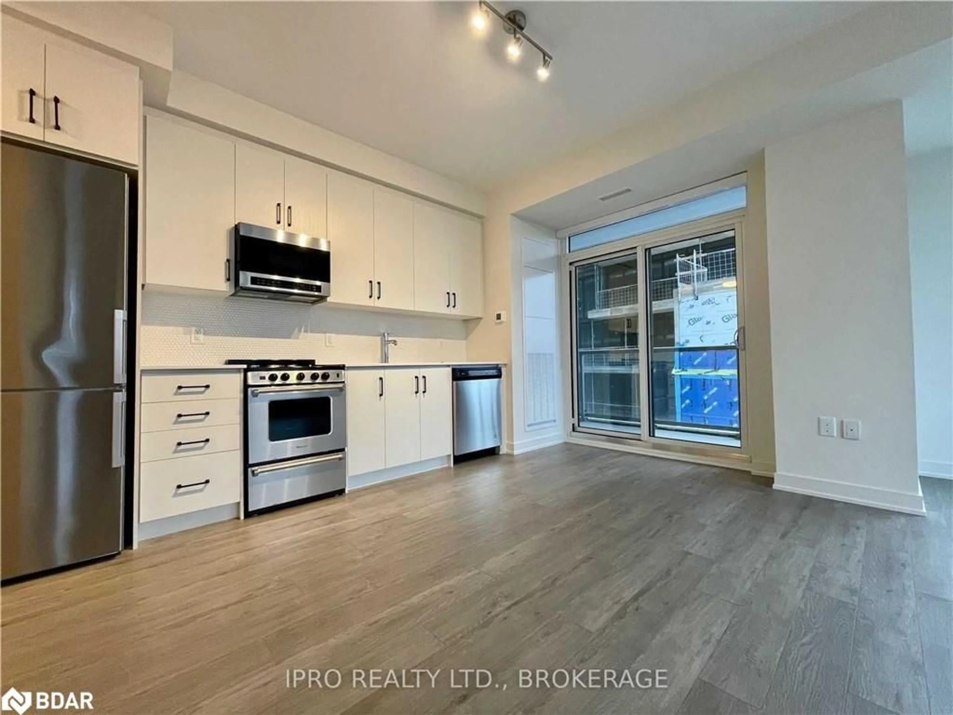 Open concept kitchen, unknown for 212 King William St #515, Hamilton Ontario L8R 3N9