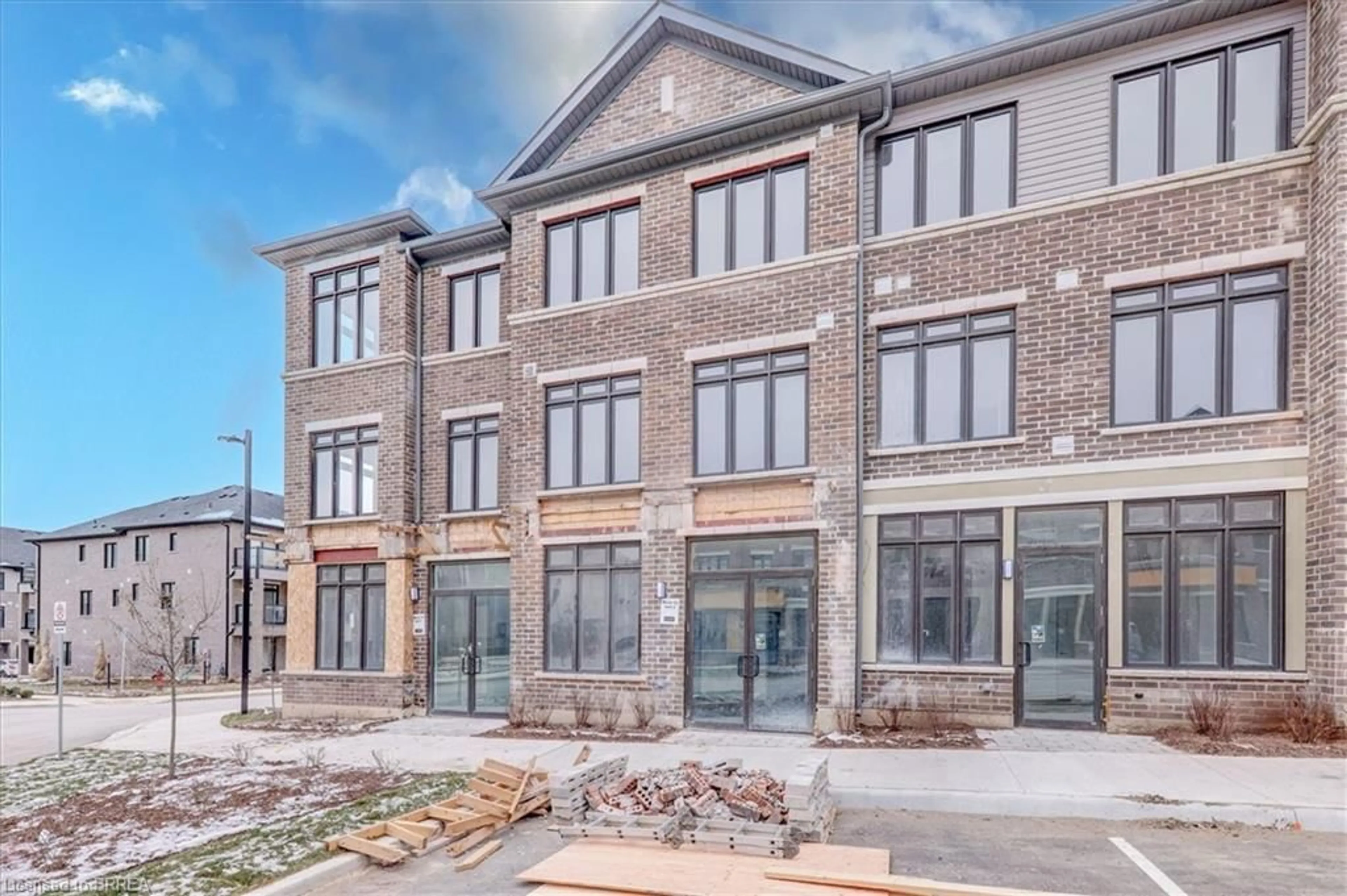 Home with brick exterior material, street for 585 Colborne St #202, Brantford Ontario N3S 3M7