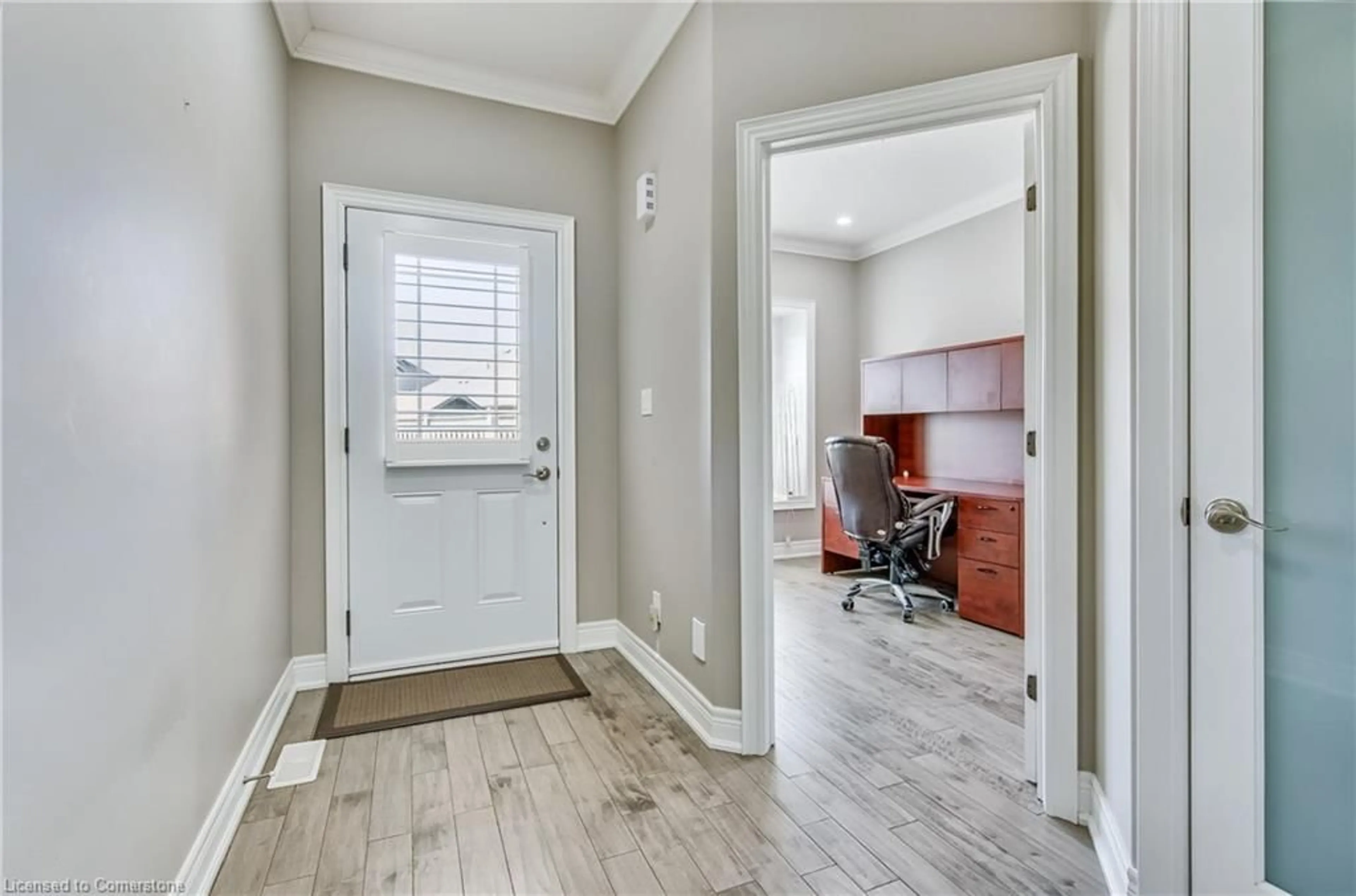 Indoor entryway for 194 Donly Dr #12, Simcoe Ontario N3Y 0C6