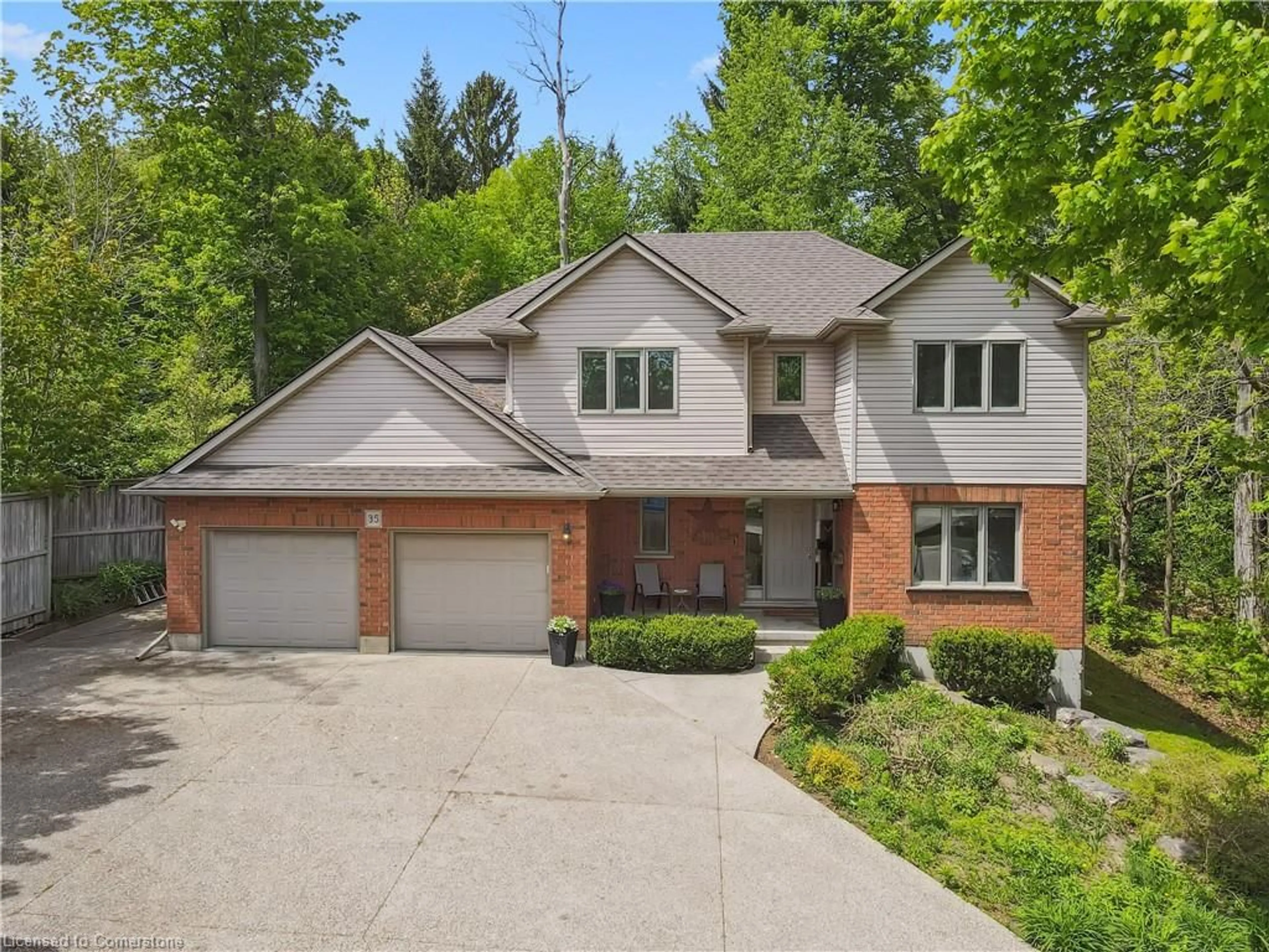 Home with brick exterior material, street for 35 Dayman Crt, Kitchener Ontario N2M 3A1
