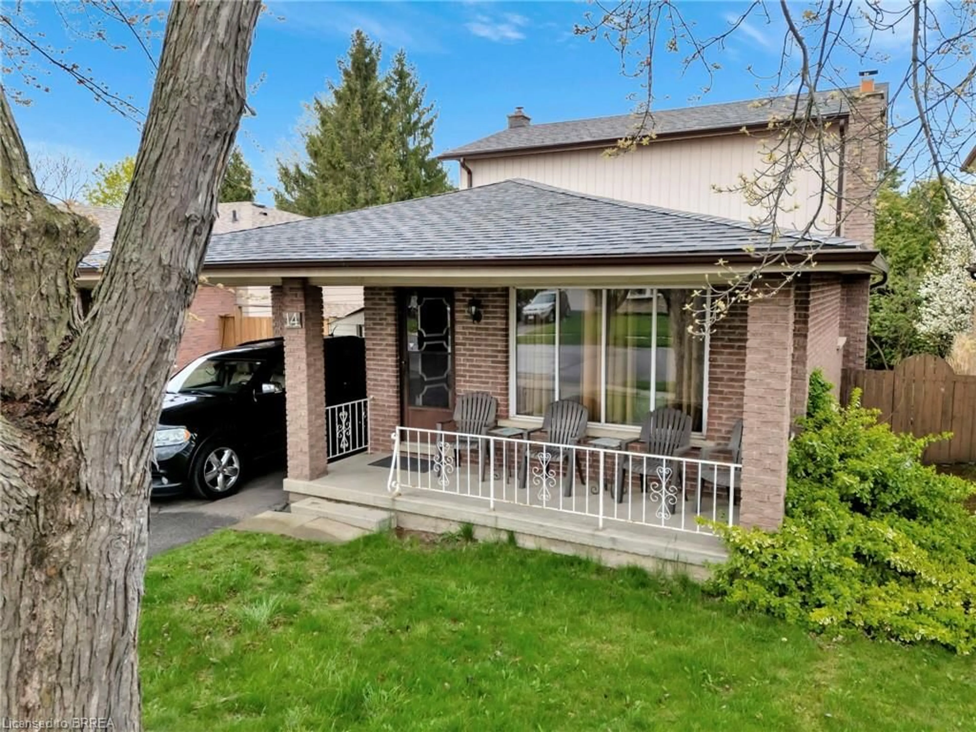Home with brick exterior material, street for 14 October Pl, Brantford Ontario N3R 7B4