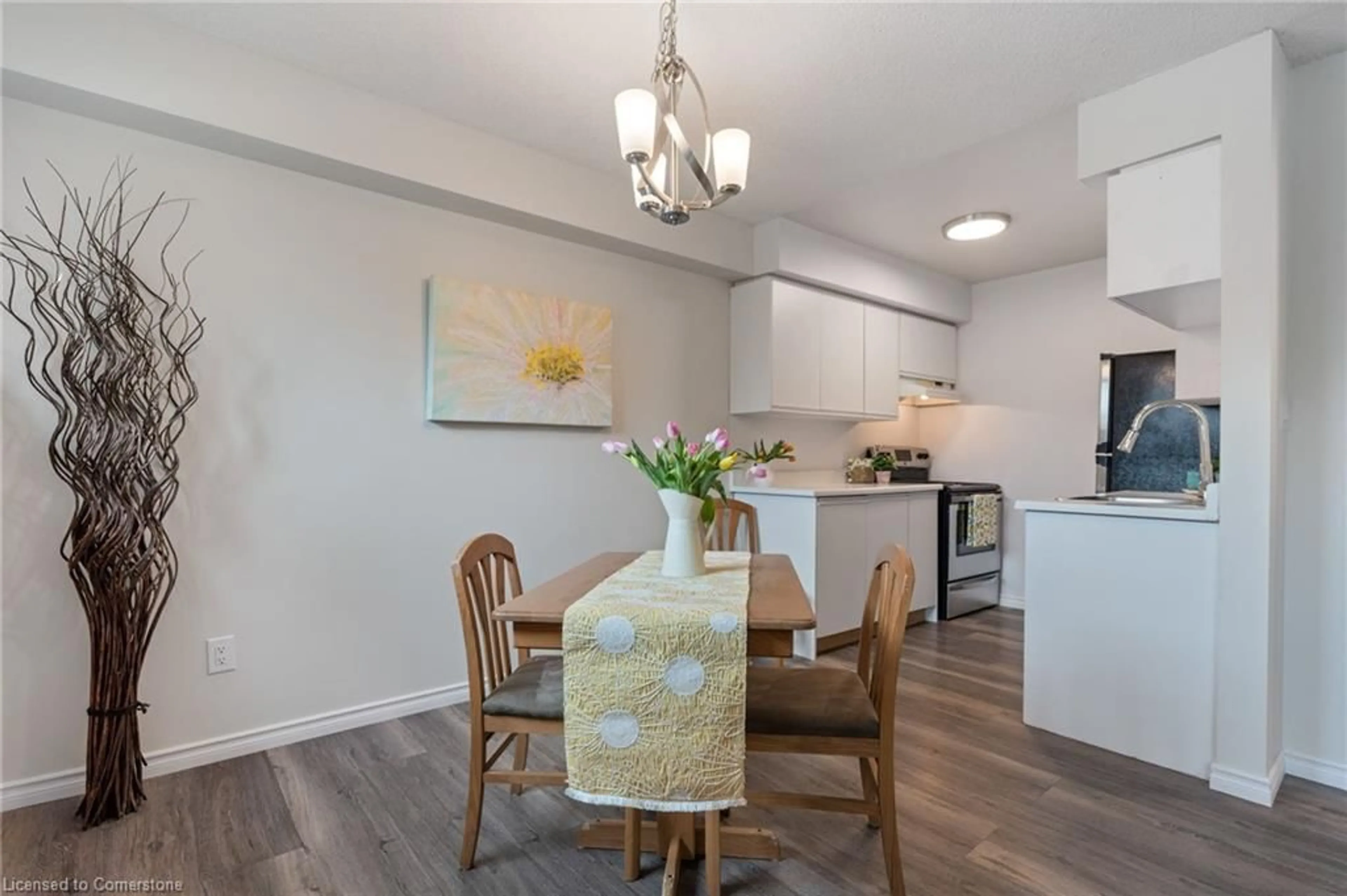 Dining room, wood/laminate floor for 60 Donly Dr #101, Simcoe Ontario N3Y 5K3