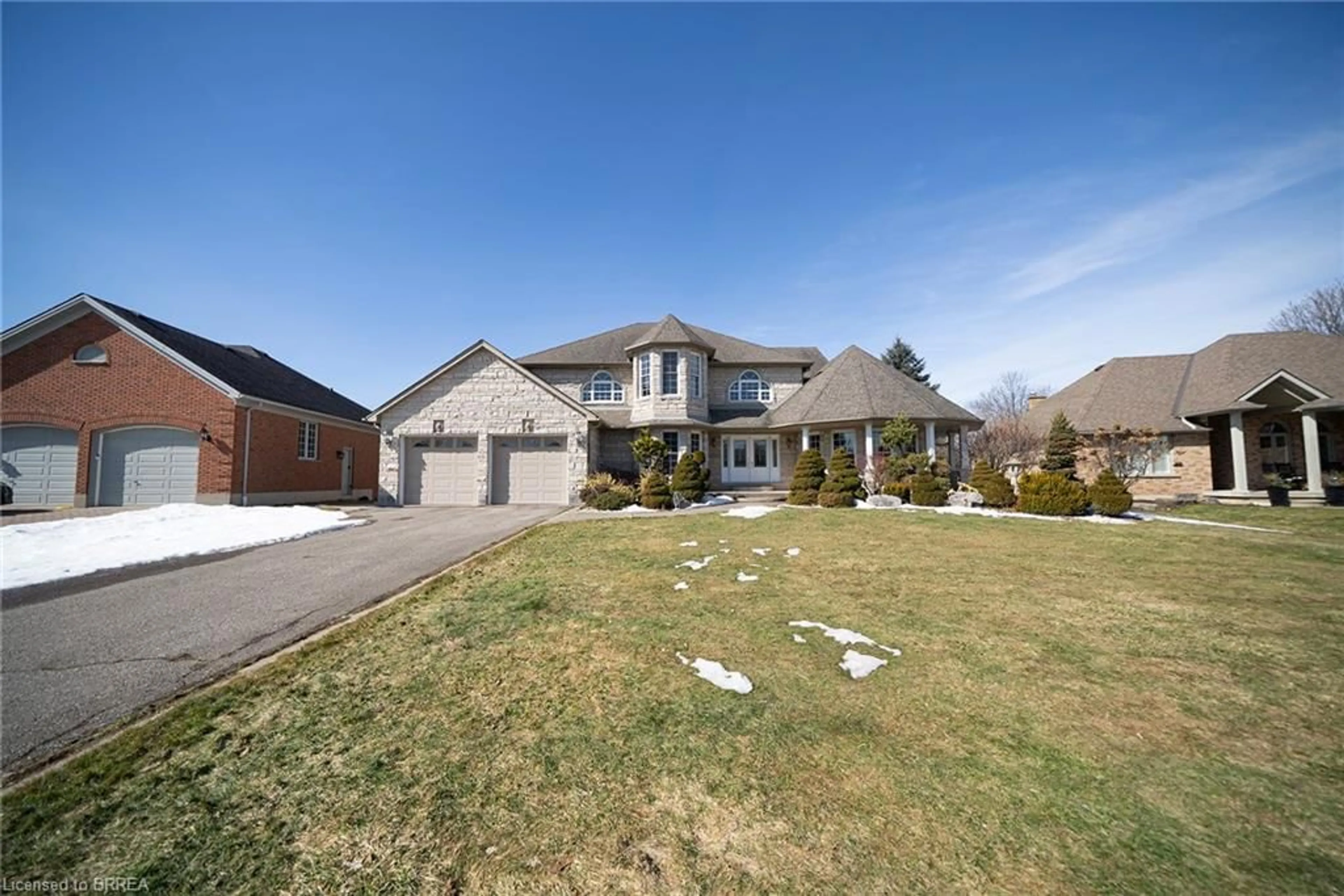 A pic from outside/outdoor area/front of a property/back of a property/a pic from drone, street for 15 Royal York Crt, St. George Ontario N0E 1N0