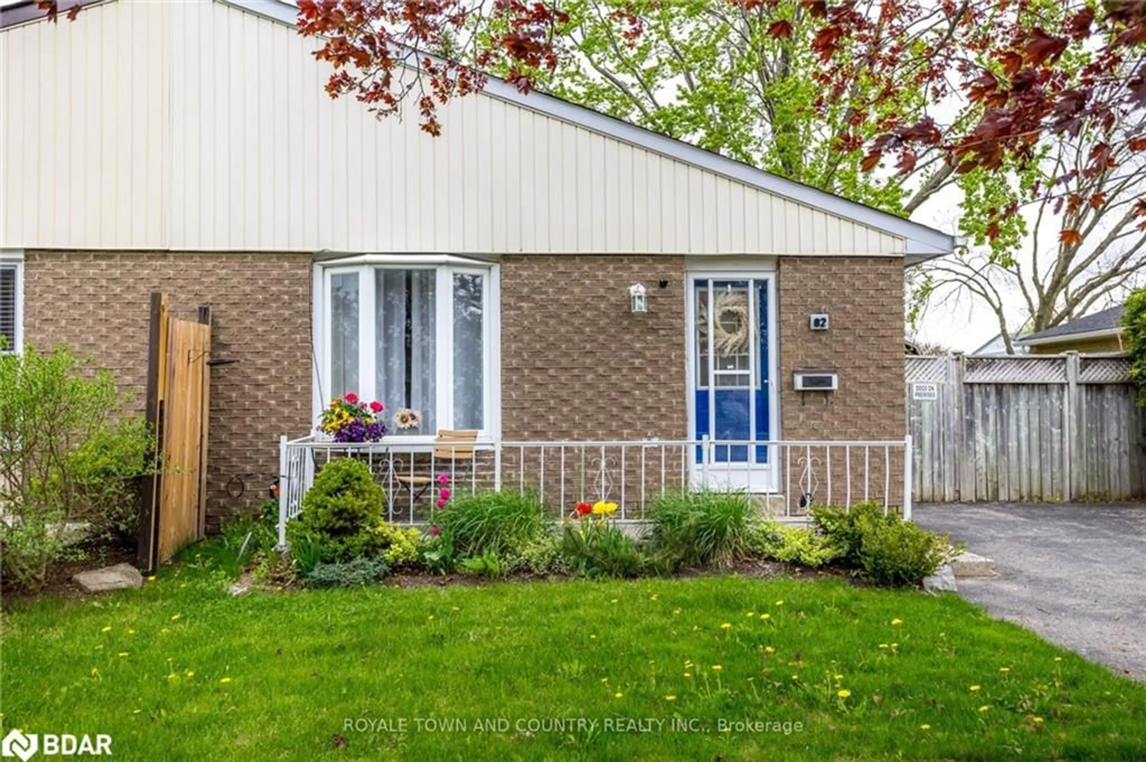 Home with brick exterior material, street for 82 Orchard Park Rd, Lindsay Ontario K9V 4V9