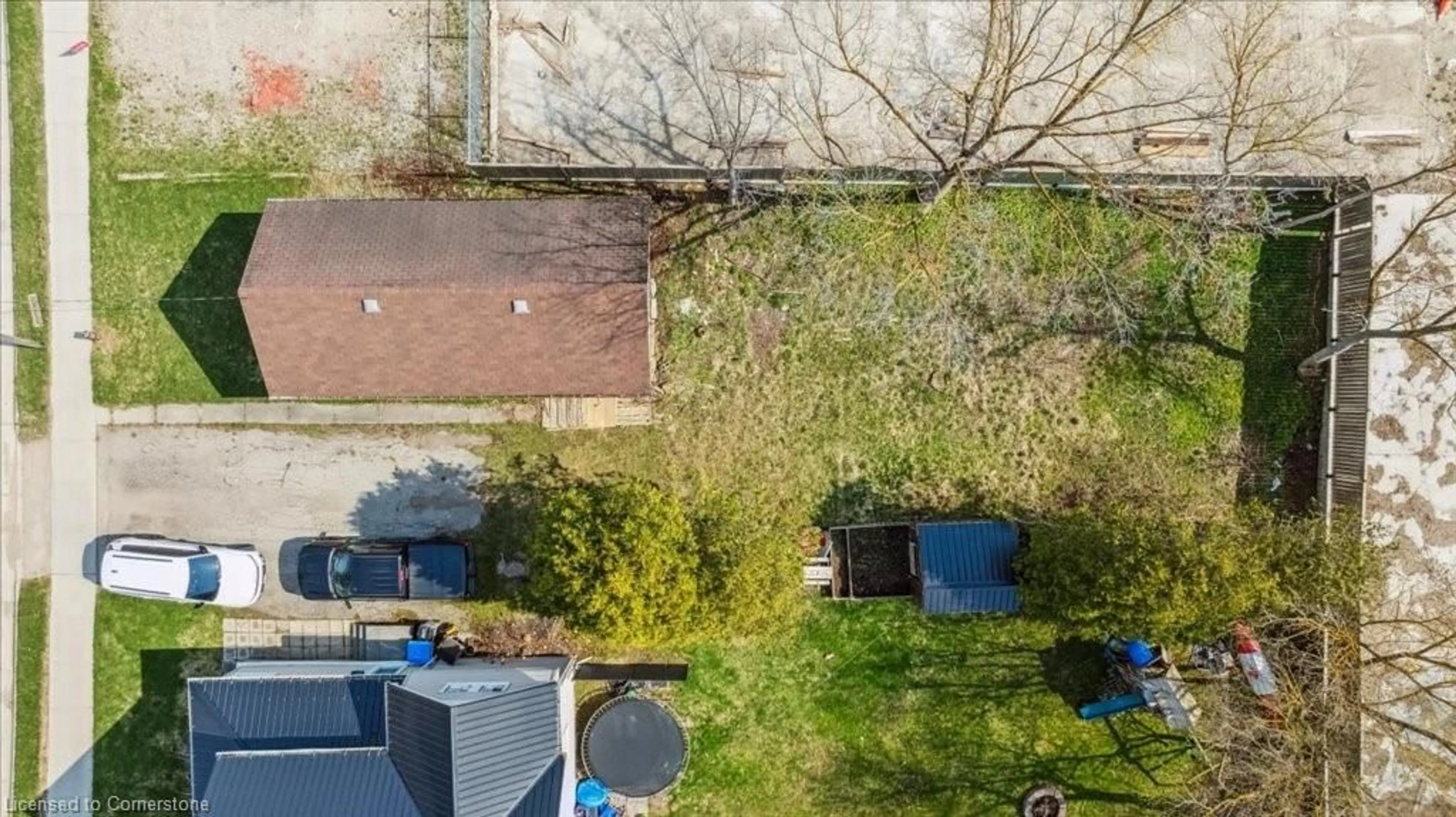 A pic from outside/outdoor area/front of a property/back of a property/a pic from drone, city buildings view from balcony for 239 Main St, Atwood Ontario N0G 1B0