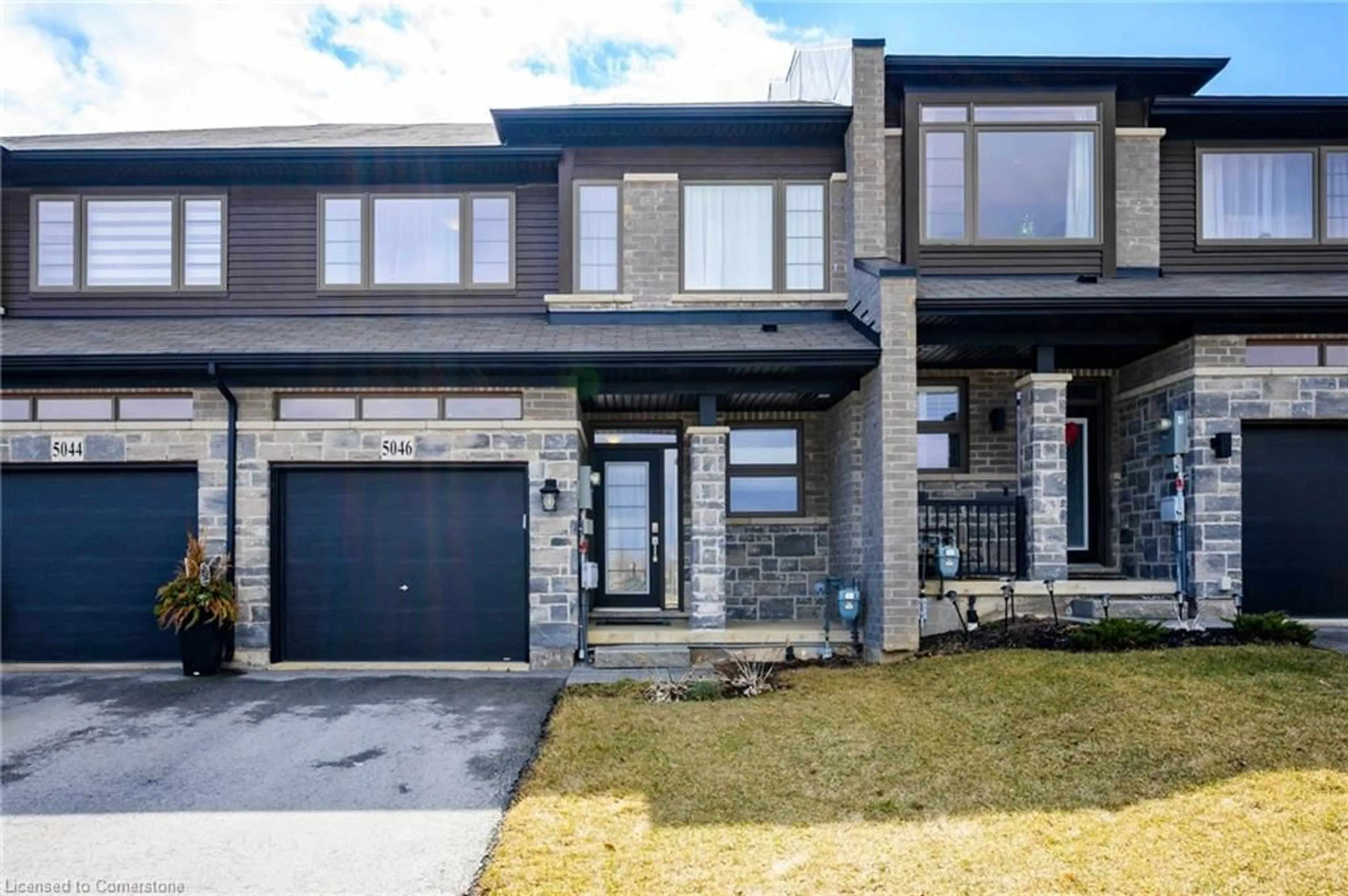 Home with brick exterior material, street for 5046 Connor Dr, Beamsville Ontario L3J 0S1