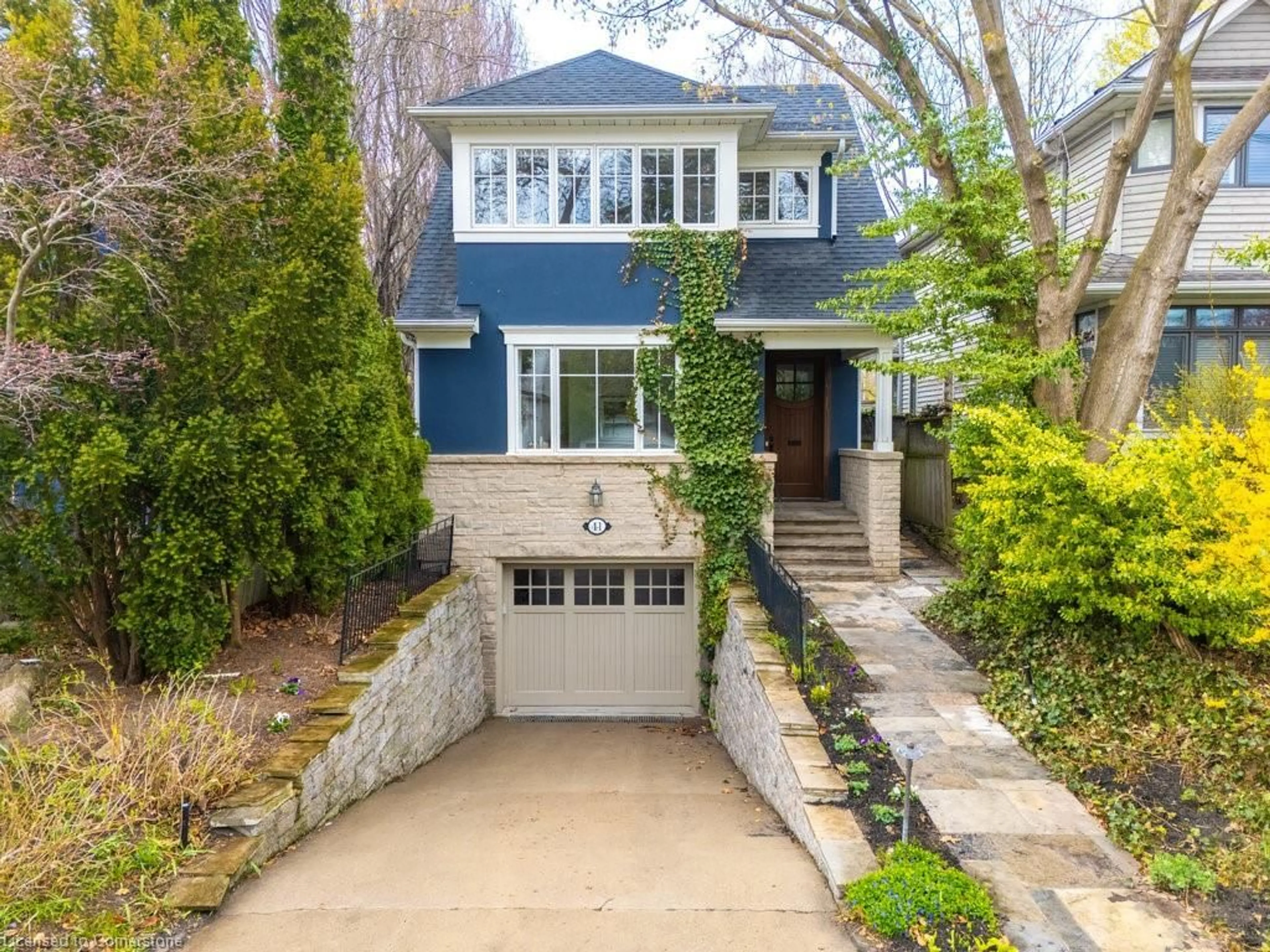Home with brick exterior material, street for 41 Burnet St, Oakville Ontario L6K 1B6