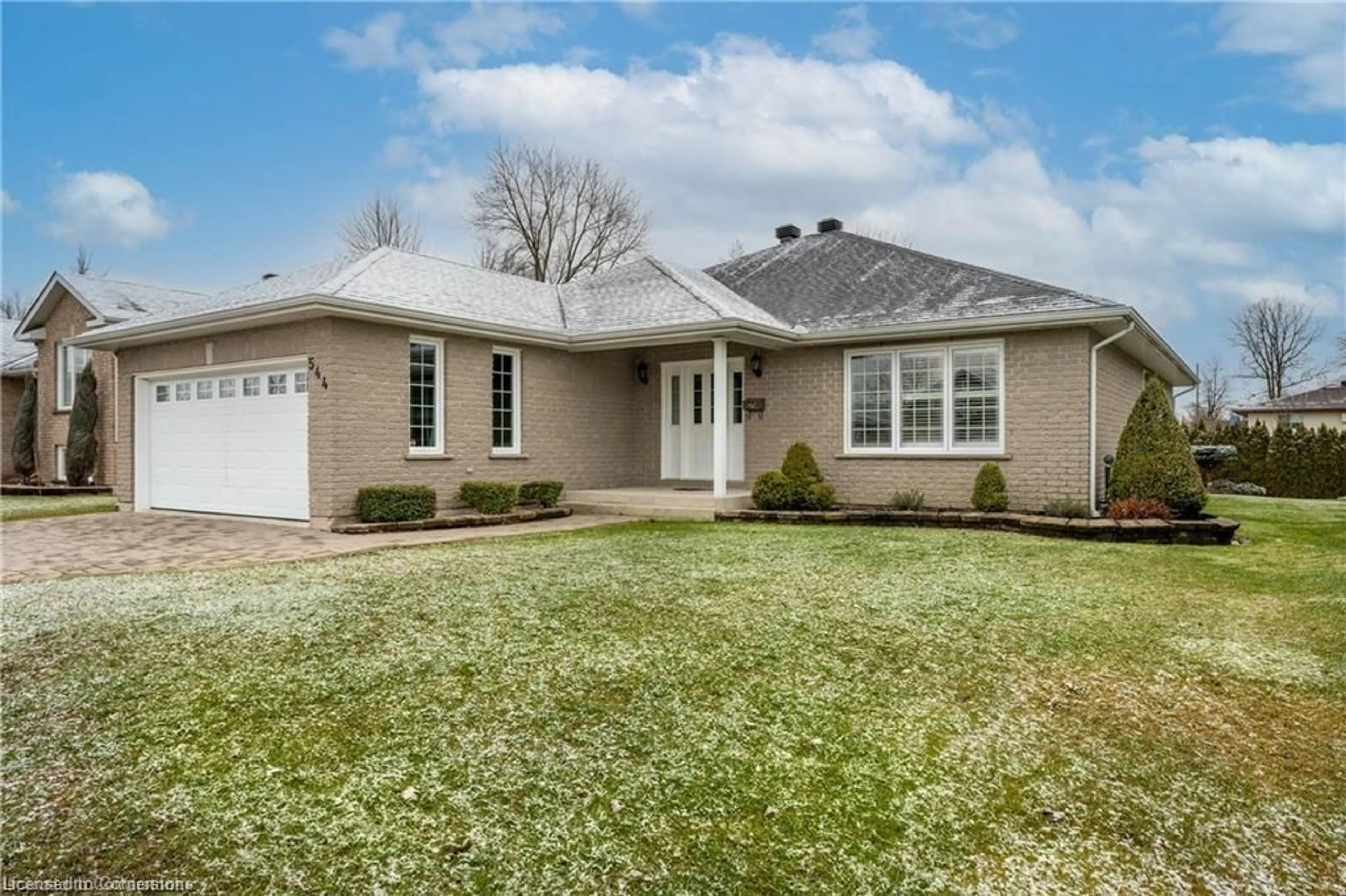 Home with vinyl exterior material, street for 544 Dean Dr, Cornwall Ontario K6H 7H7