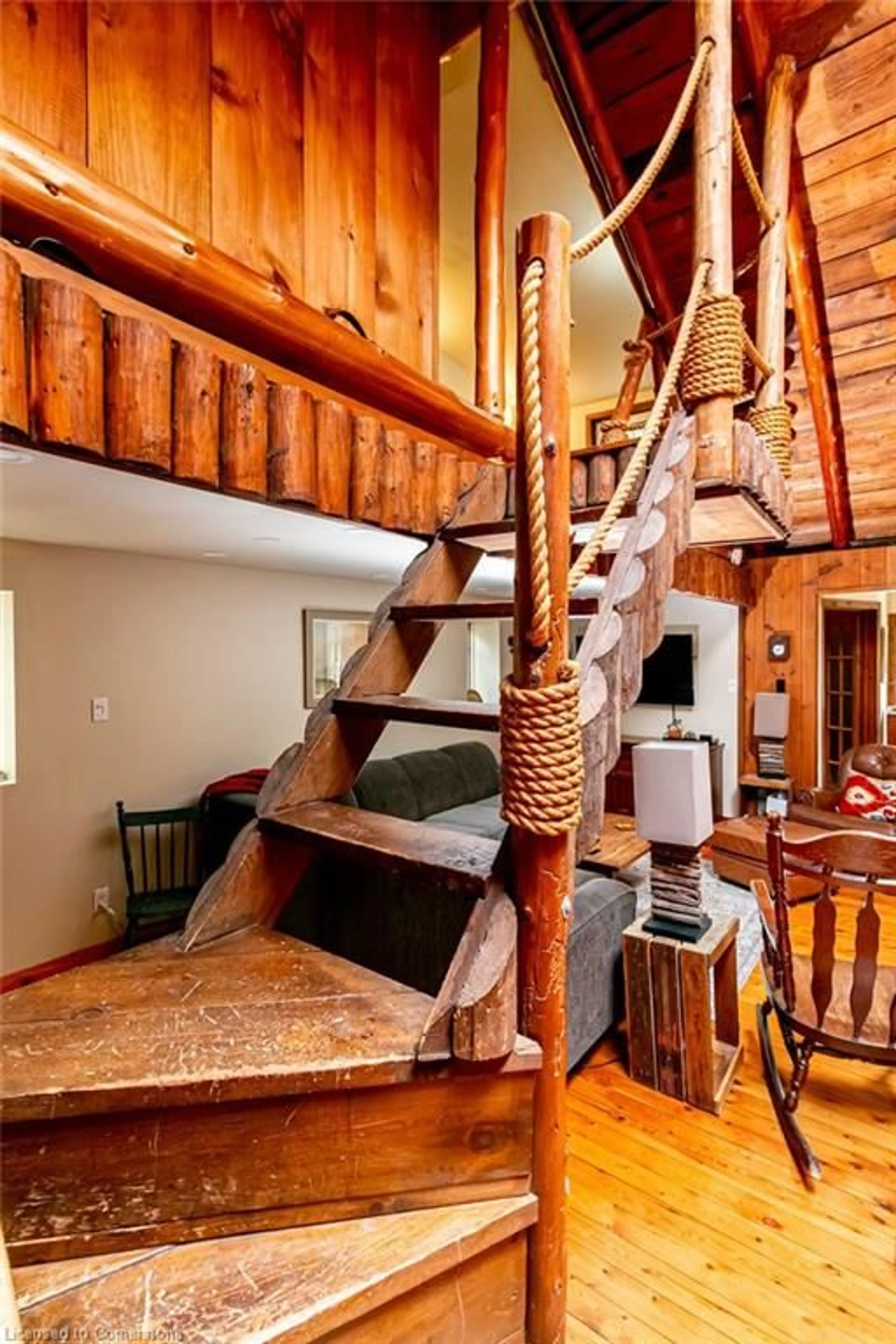 Stairs for 6099 Cedar Grove, Burlington Ontario L7P 0N1