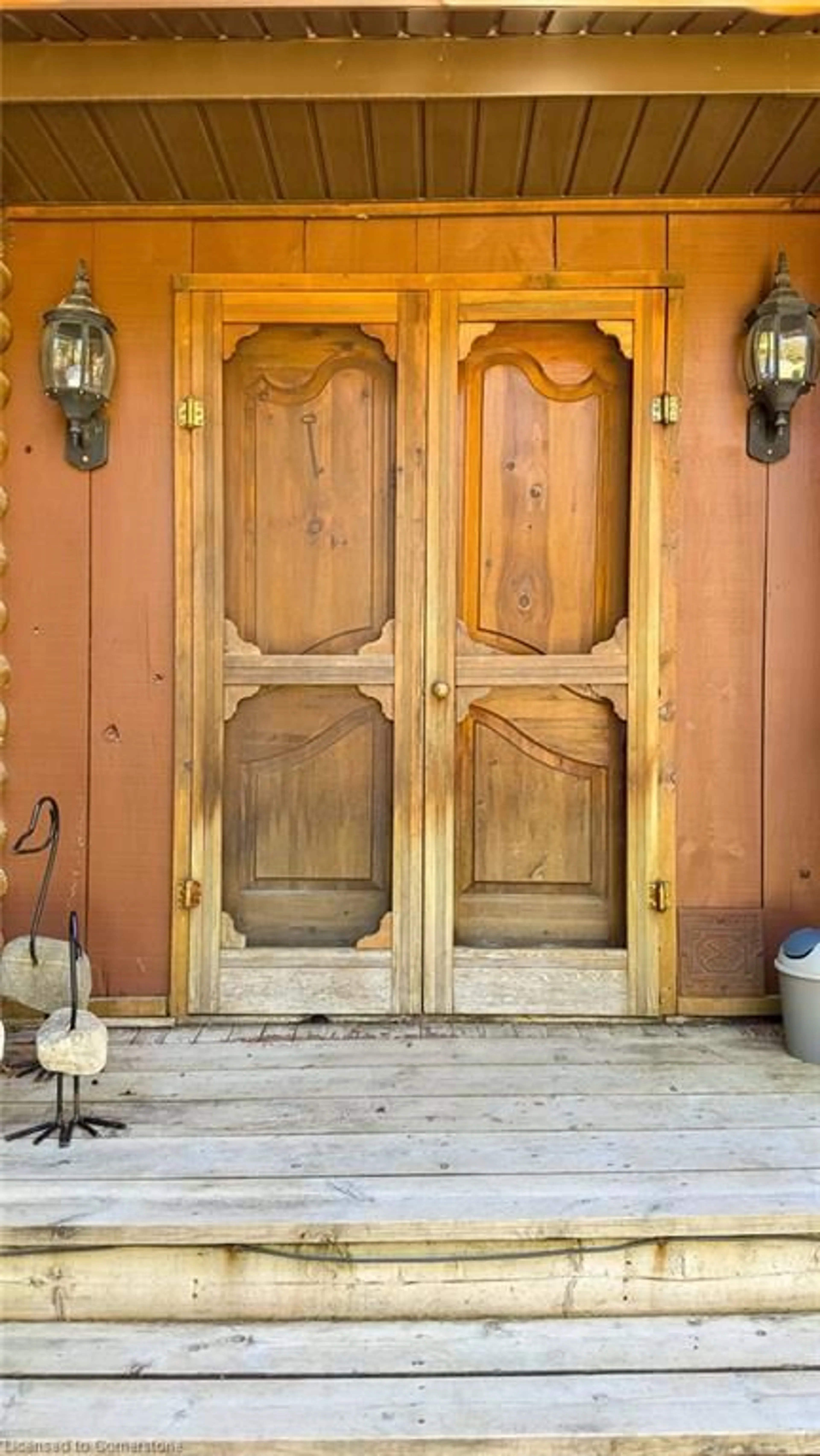 Indoor entryway for 6099 Cedar Grove, Burlington Ontario L7P 0N1