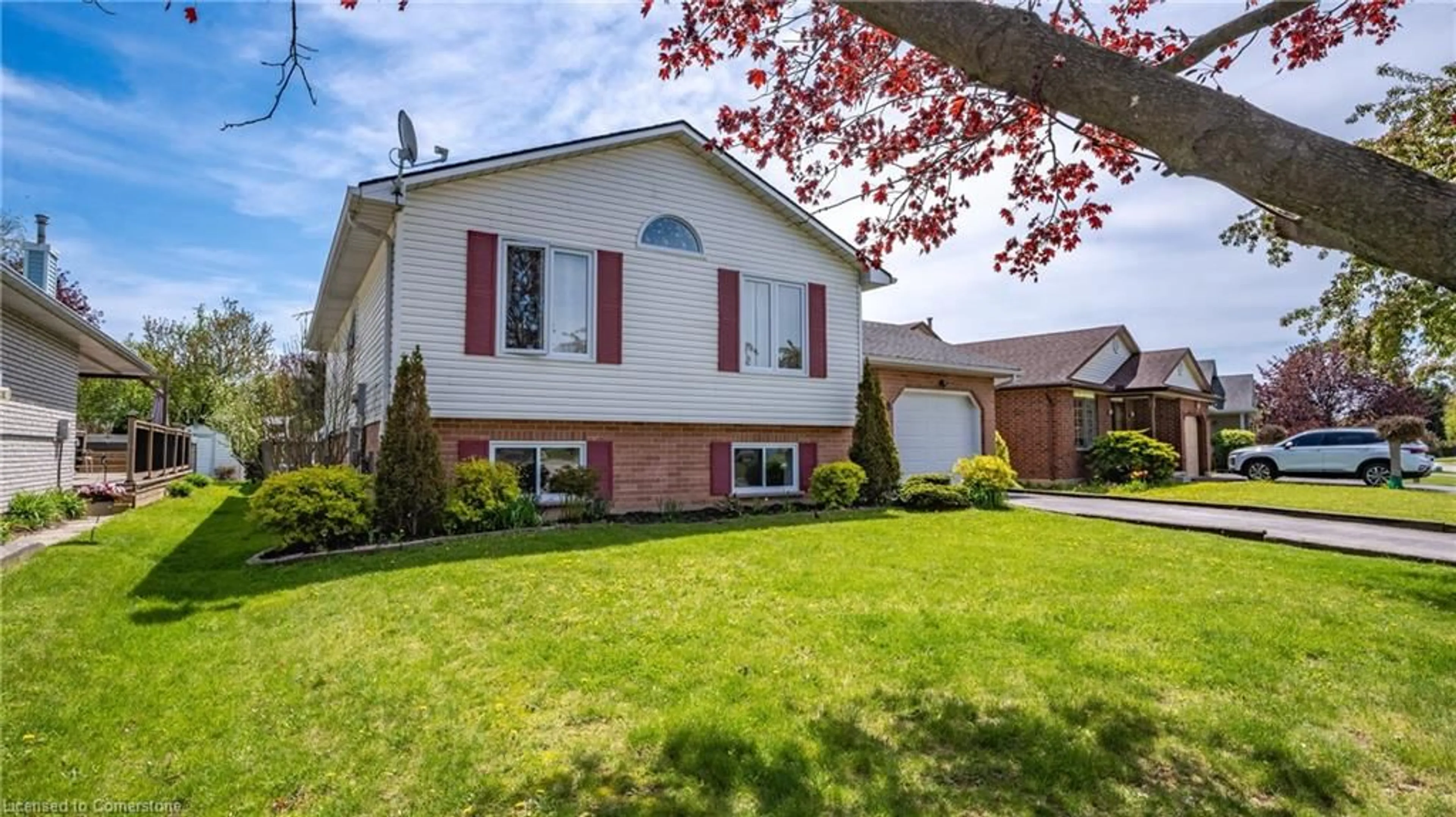 Home with brick exterior material, street for 28 Thompson Dr, Port Dover Ontario N0A 1N4
