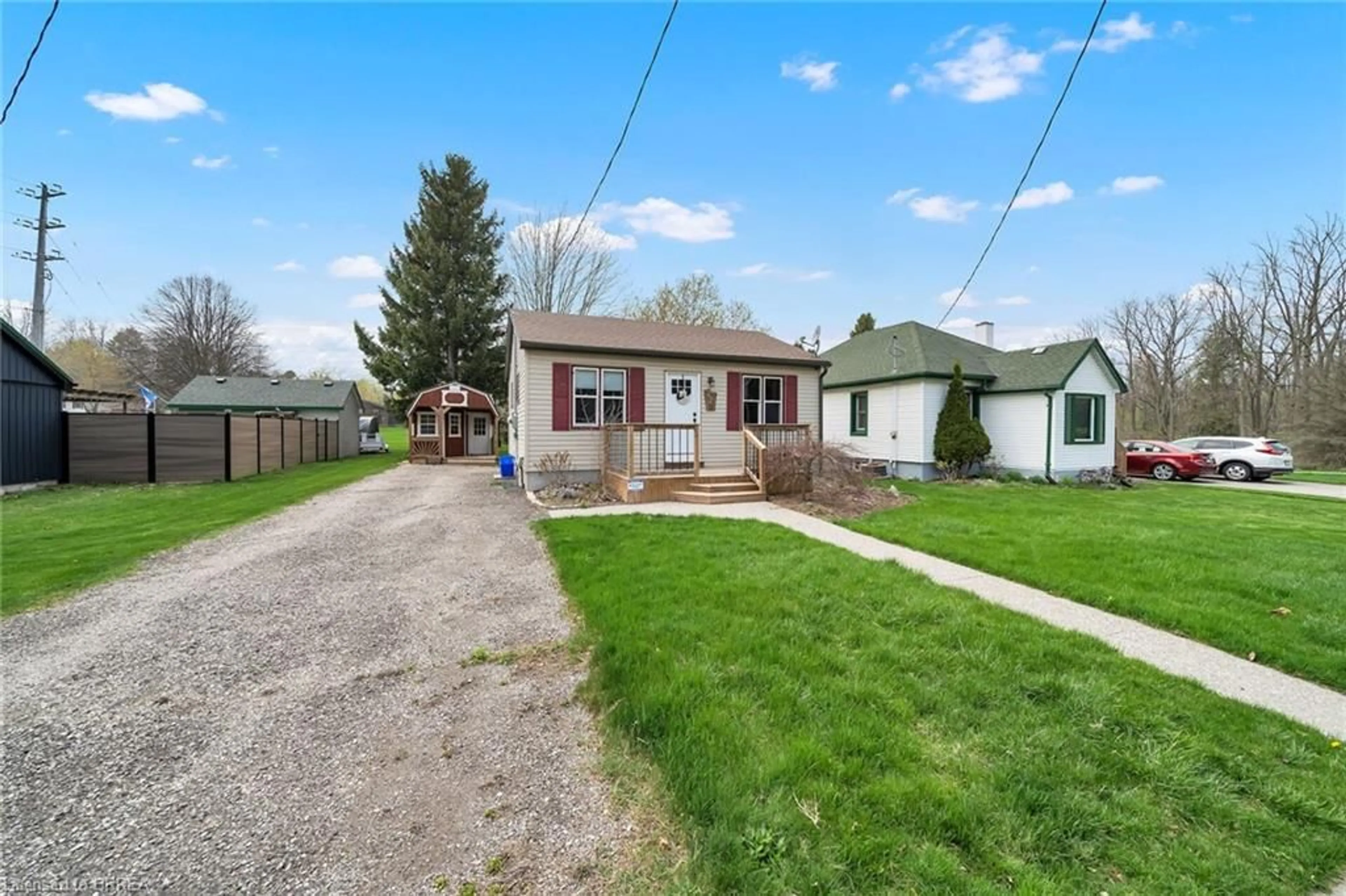 A pic from outside/outdoor area/front of a property/back of a property/a pic from drone, street for 228 Finkle St, Woodstock Ontario N4S 3E3