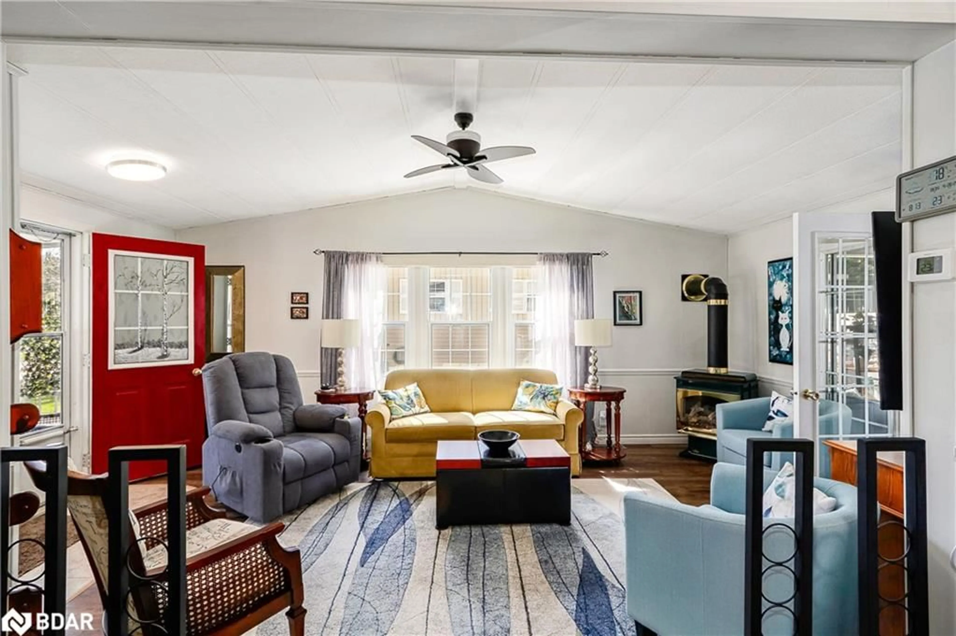 Living room with furniture, unknown for 27 The Boardwalk, Wasaga Beach Ontario L9Z 3A8