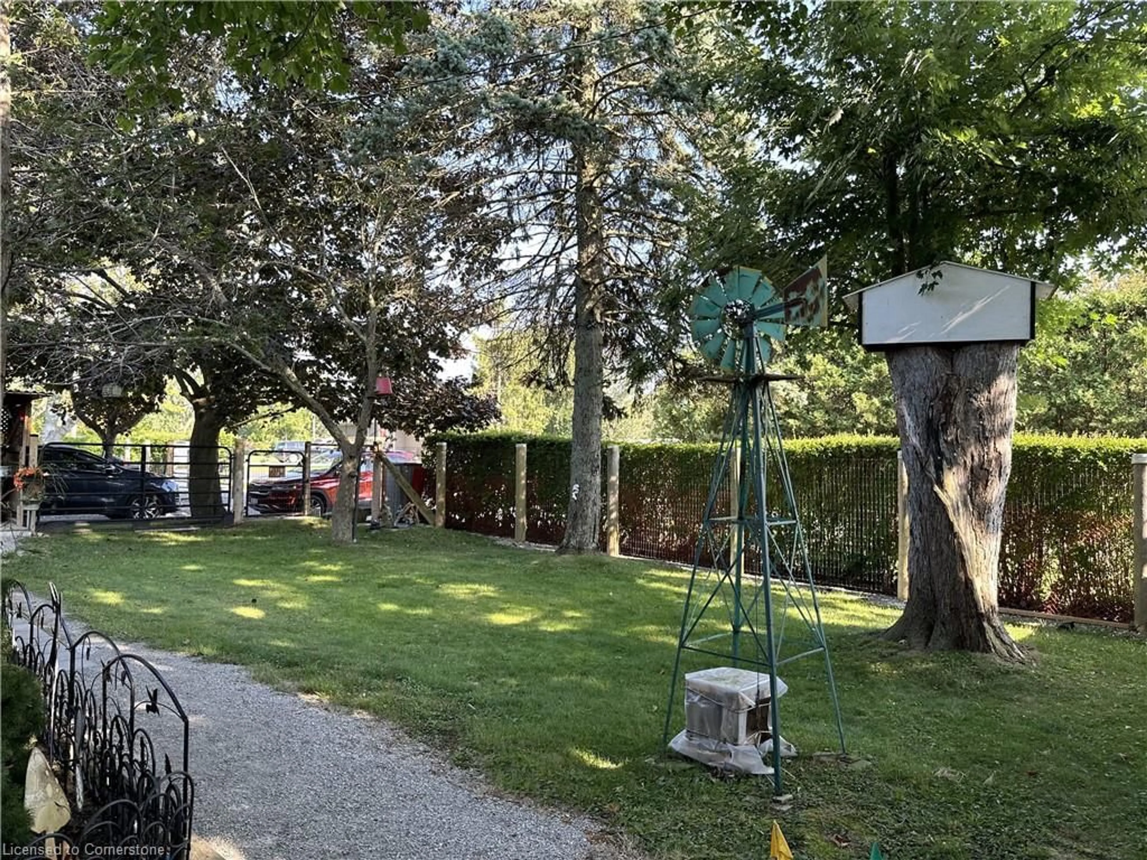 A pic from outside/outdoor area/front of a property/back of a property/a pic from drone, street for 33 Vaughan Dr, Port Dover Ontario N0A 1N3