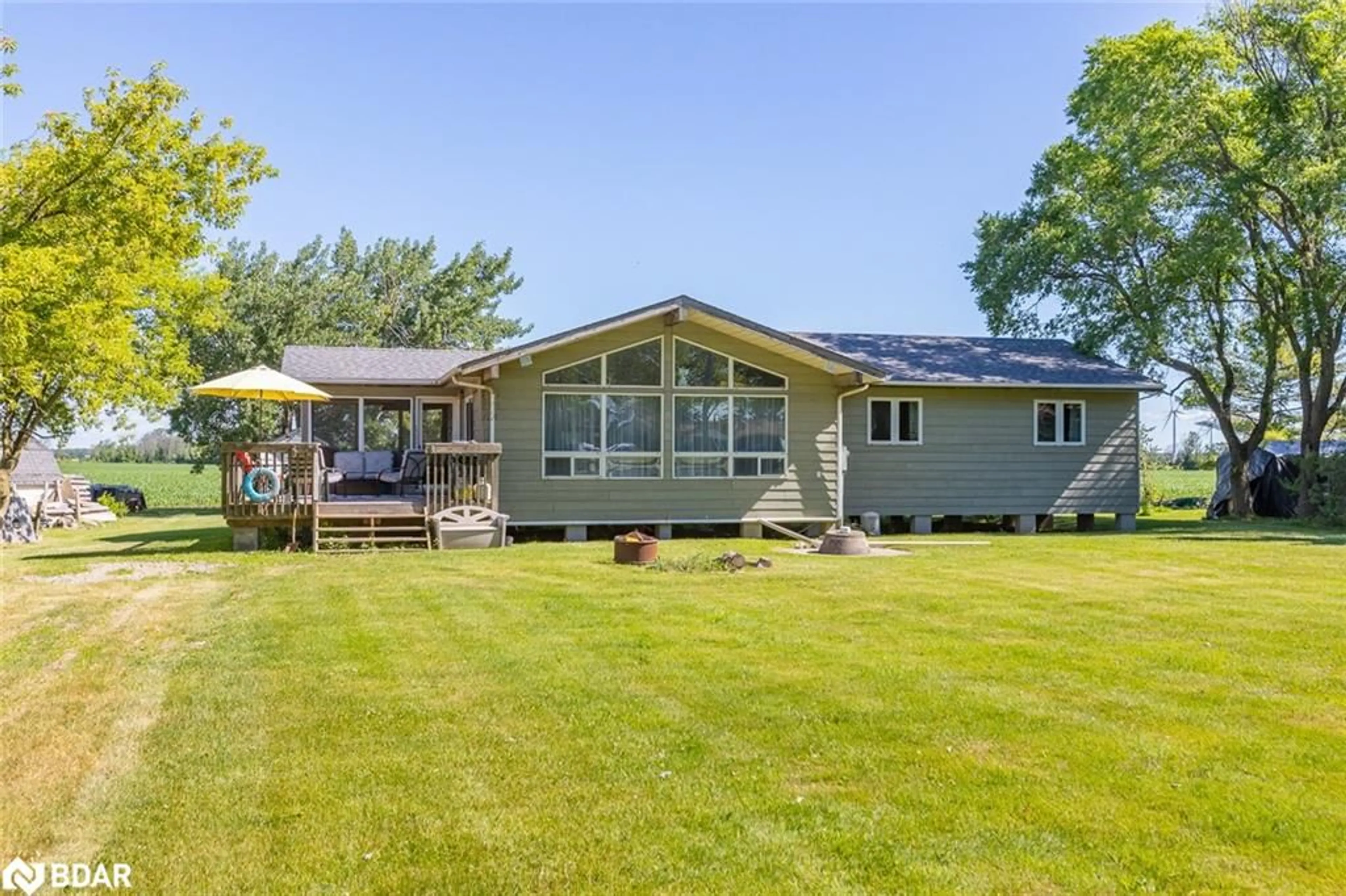 Home with vinyl exterior material, water/lake/river/ocean view for 38 Derner Line, Lowbanks Ontario N0A 1K0