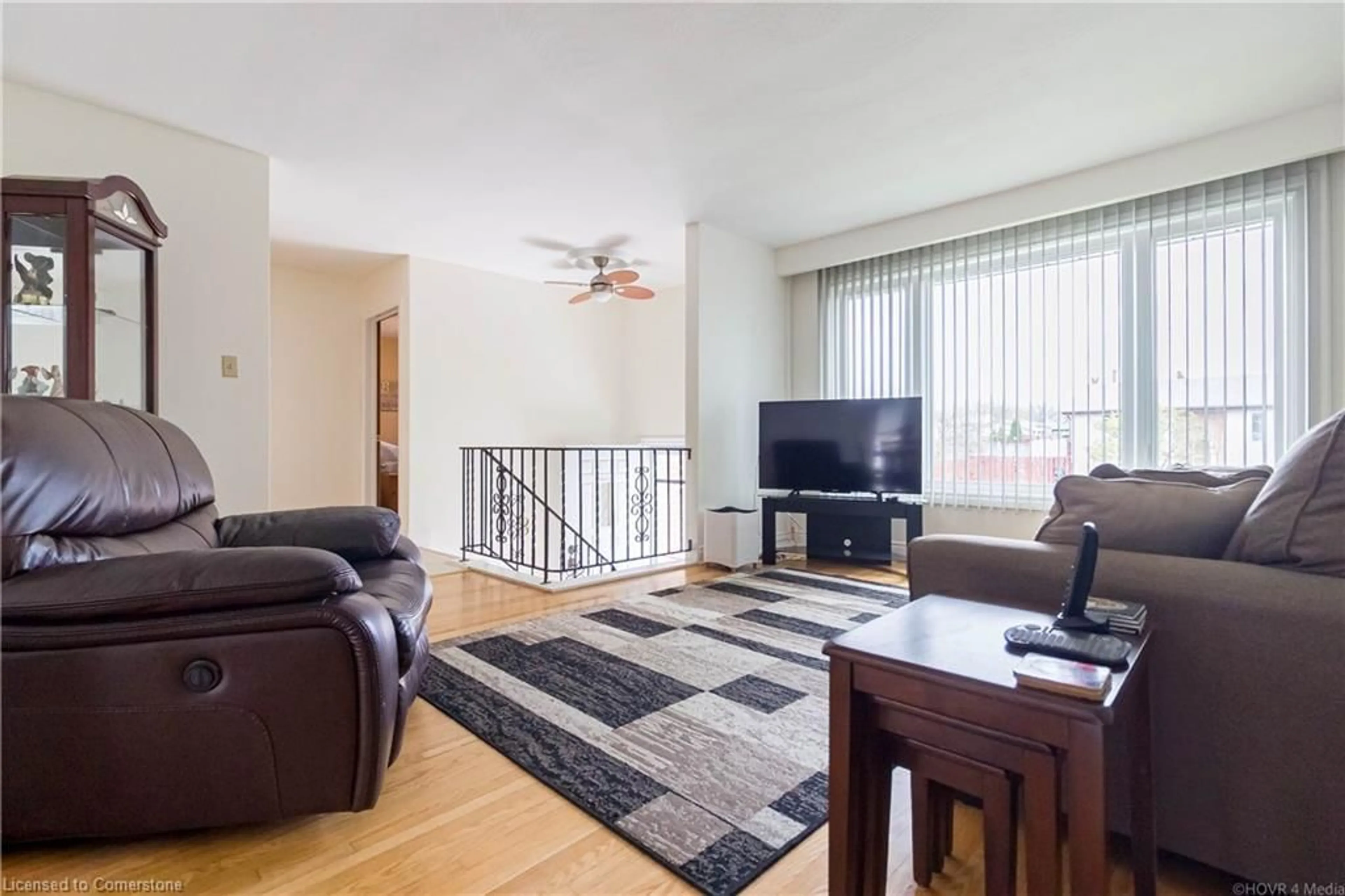 Living room with furniture, unknown for 173 Lawnhurst Dr, Hamilton Ontario L8V 4R2