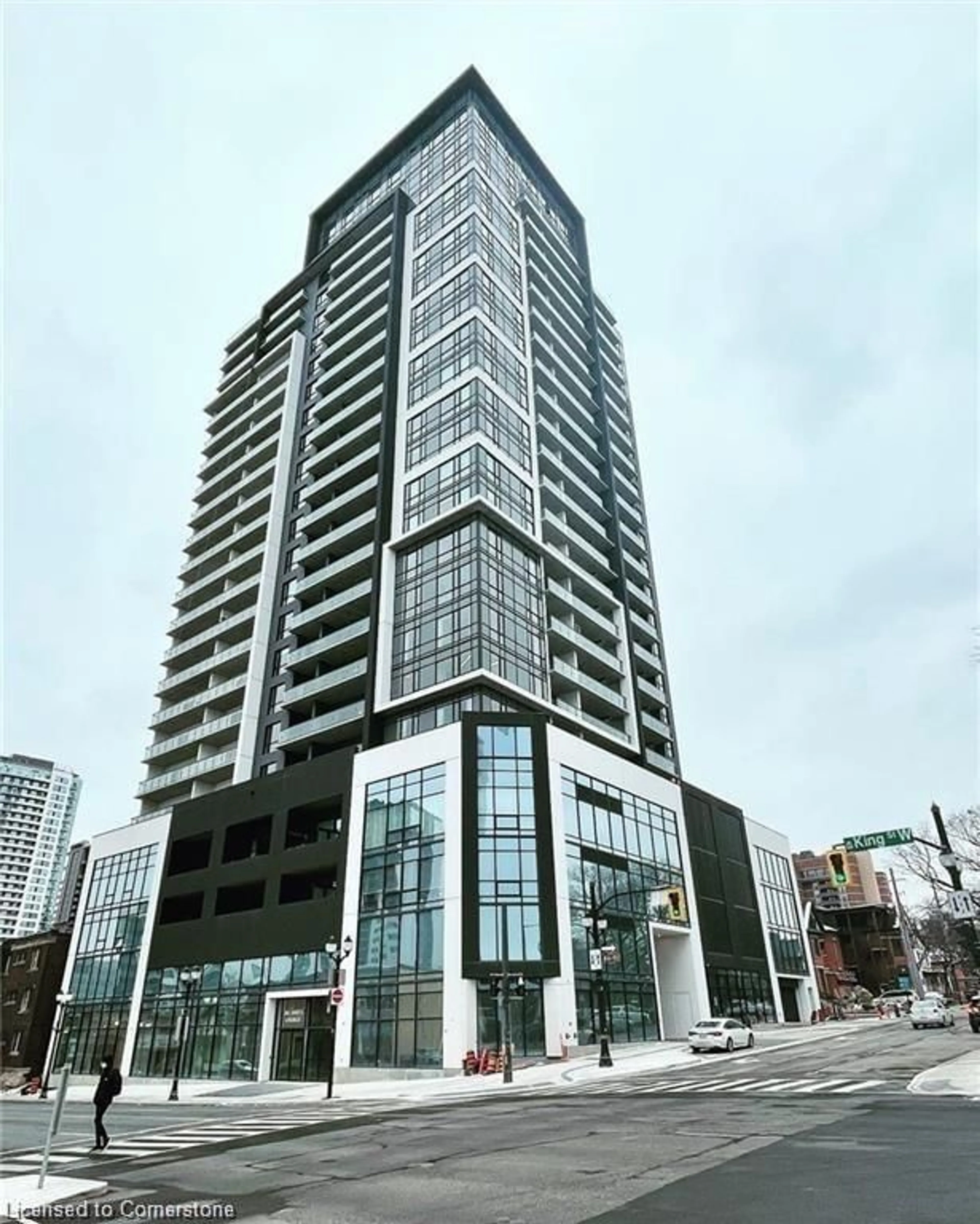 Indoor foyer for 15 Queen St #1909, Hamilton Ontario L8P 0C6
