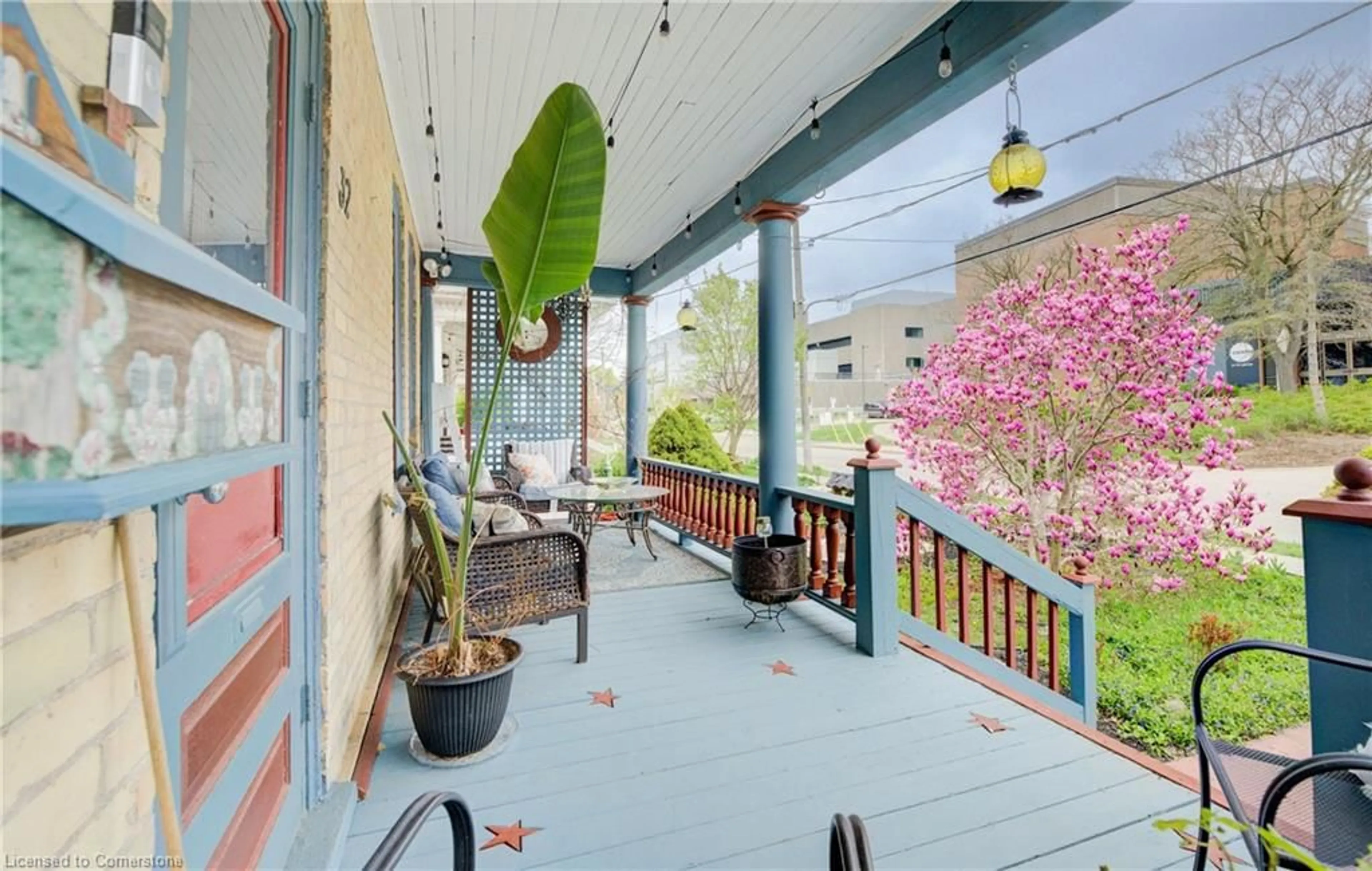 Patio, street for 32 Ellen St, Kitchener Ontario N2H 1L4