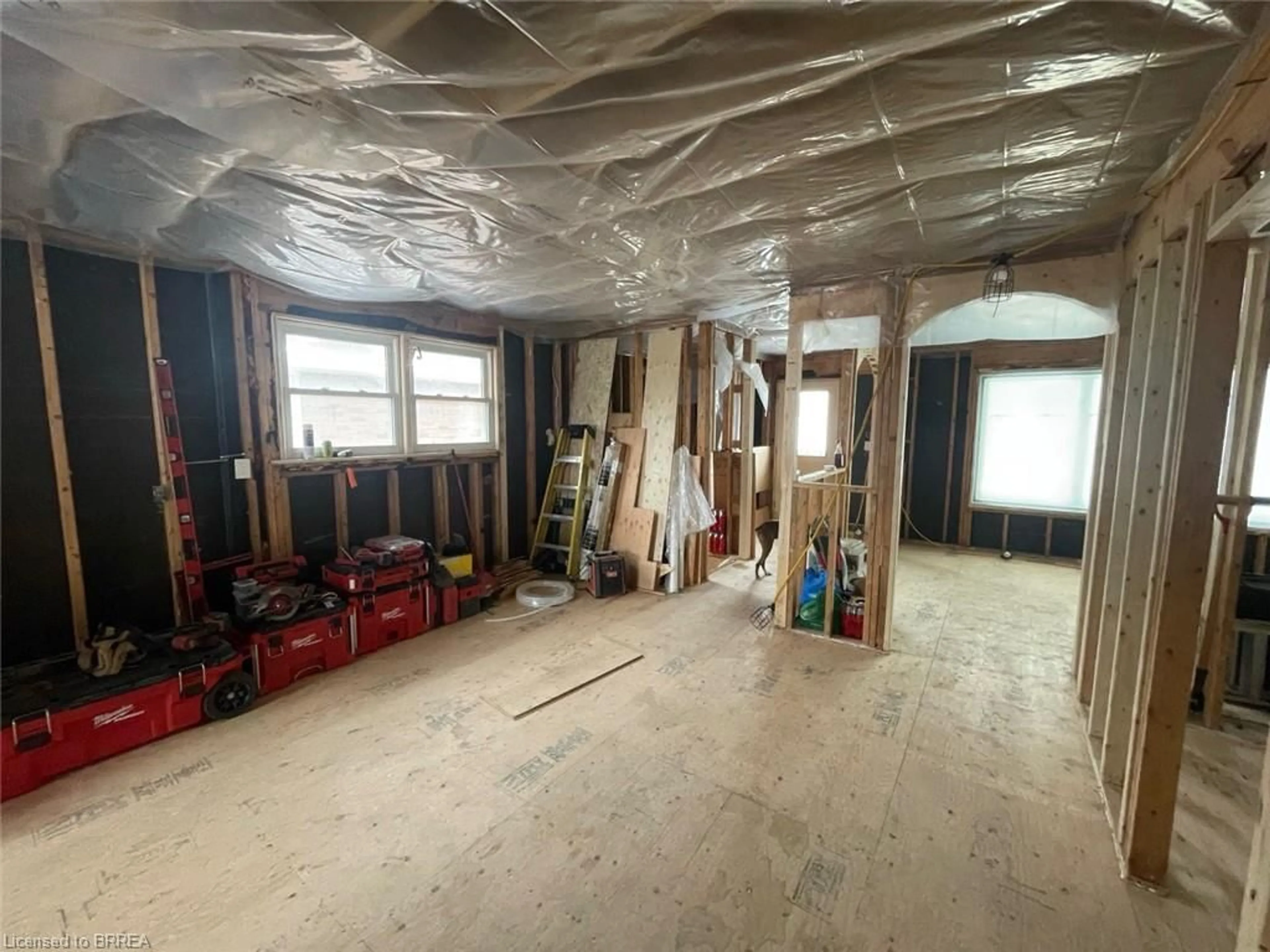 A pic of a room for 94 Seventh Ave, Brantford Ontario N3S 1B8
