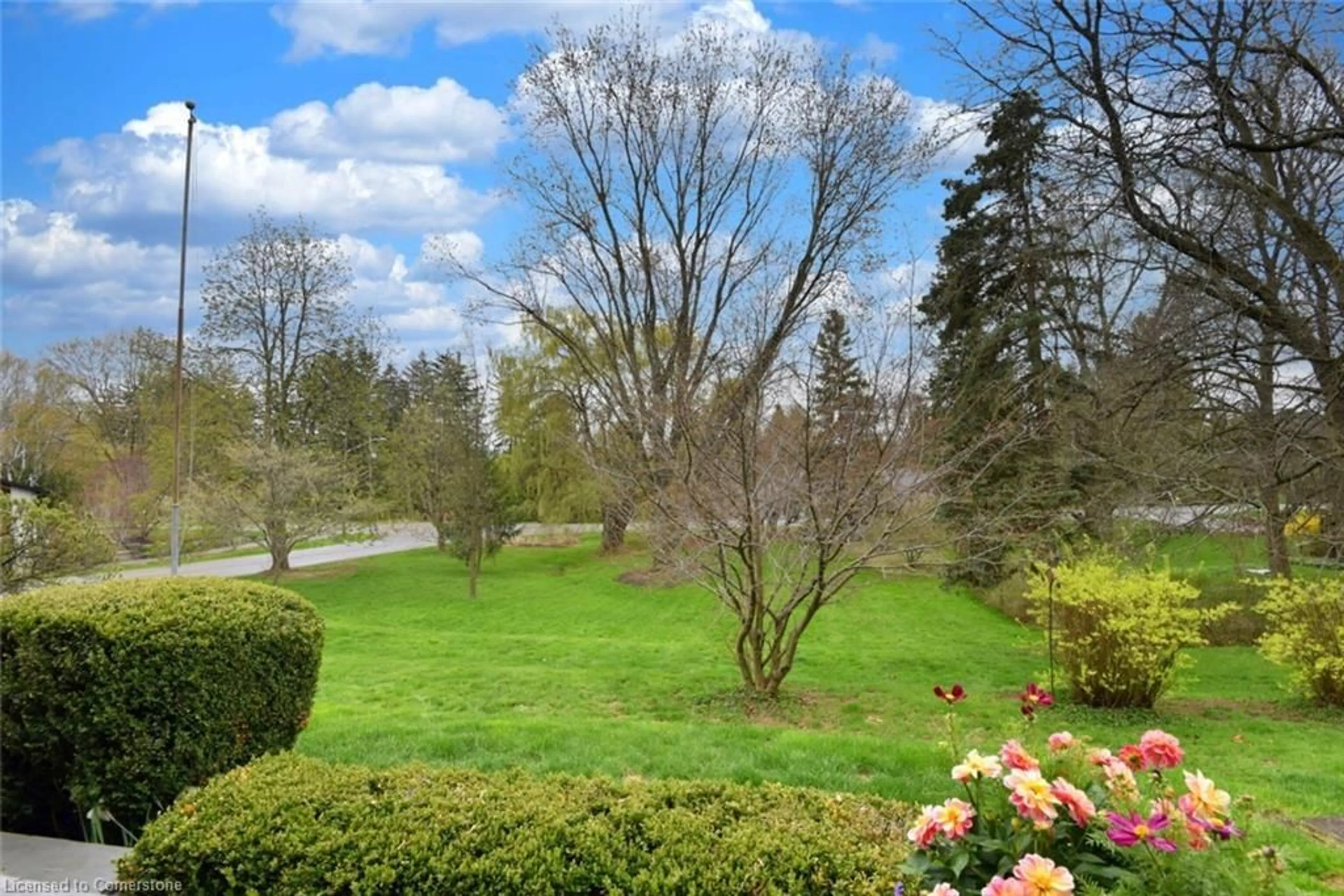 Patio, water/lake/river/ocean view for 4 Sun Ave, Dundas Ontario L9H 5A5