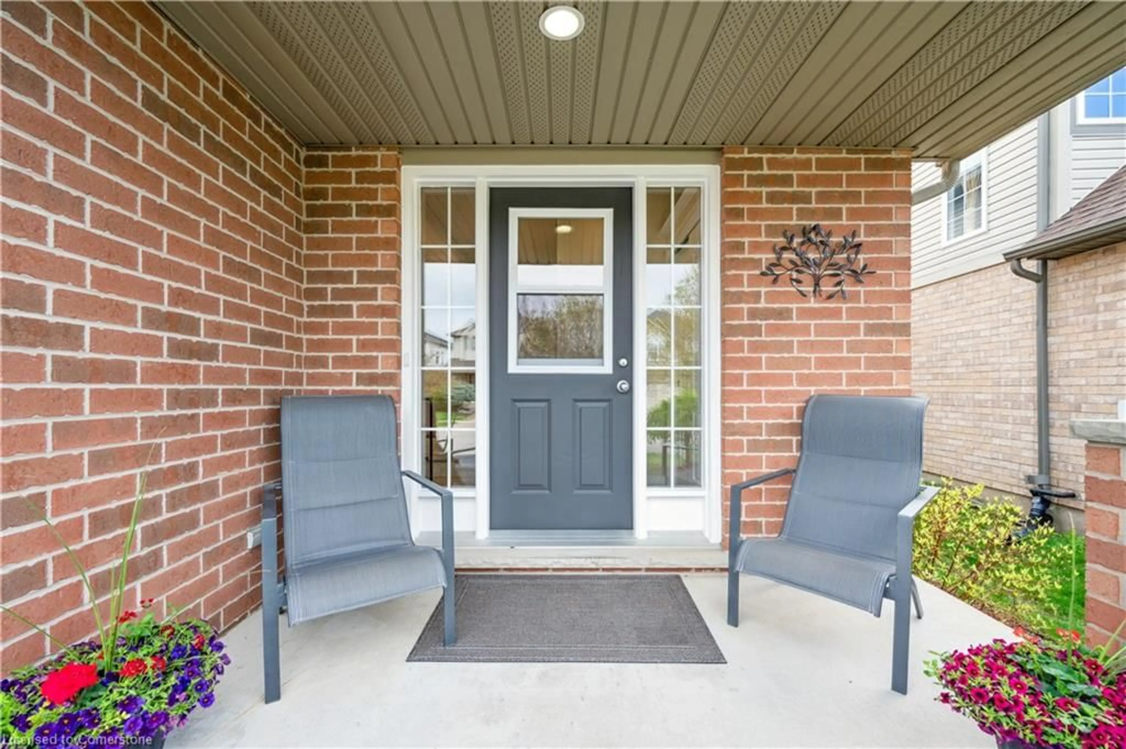 Indoor entryway for 768 Shediac Cres, Waterloo Ontario N2K 4M4