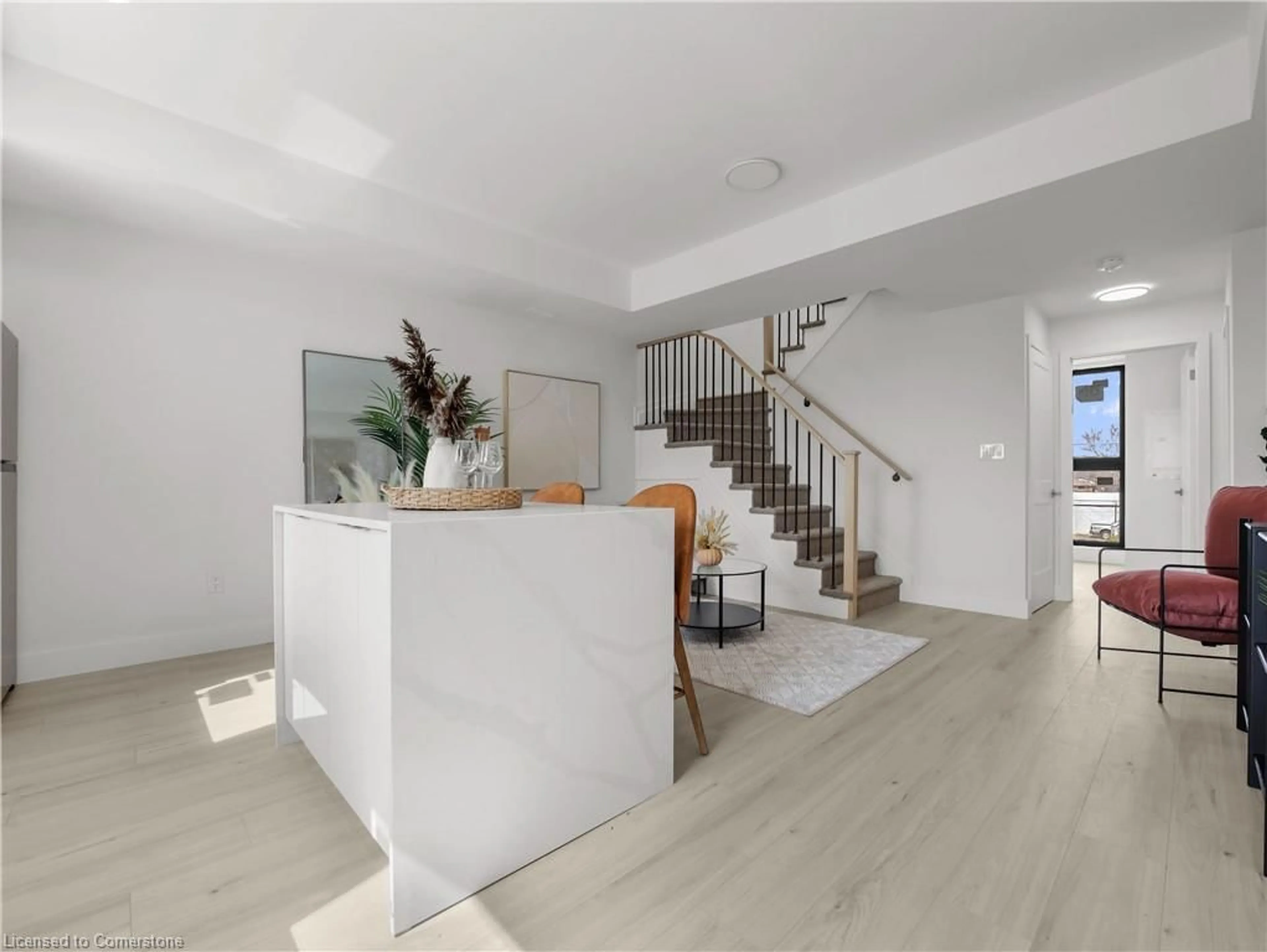 Indoor foyer for 7277 Wilson Cres #306, Niagara Falls Ontario L2G 4R8