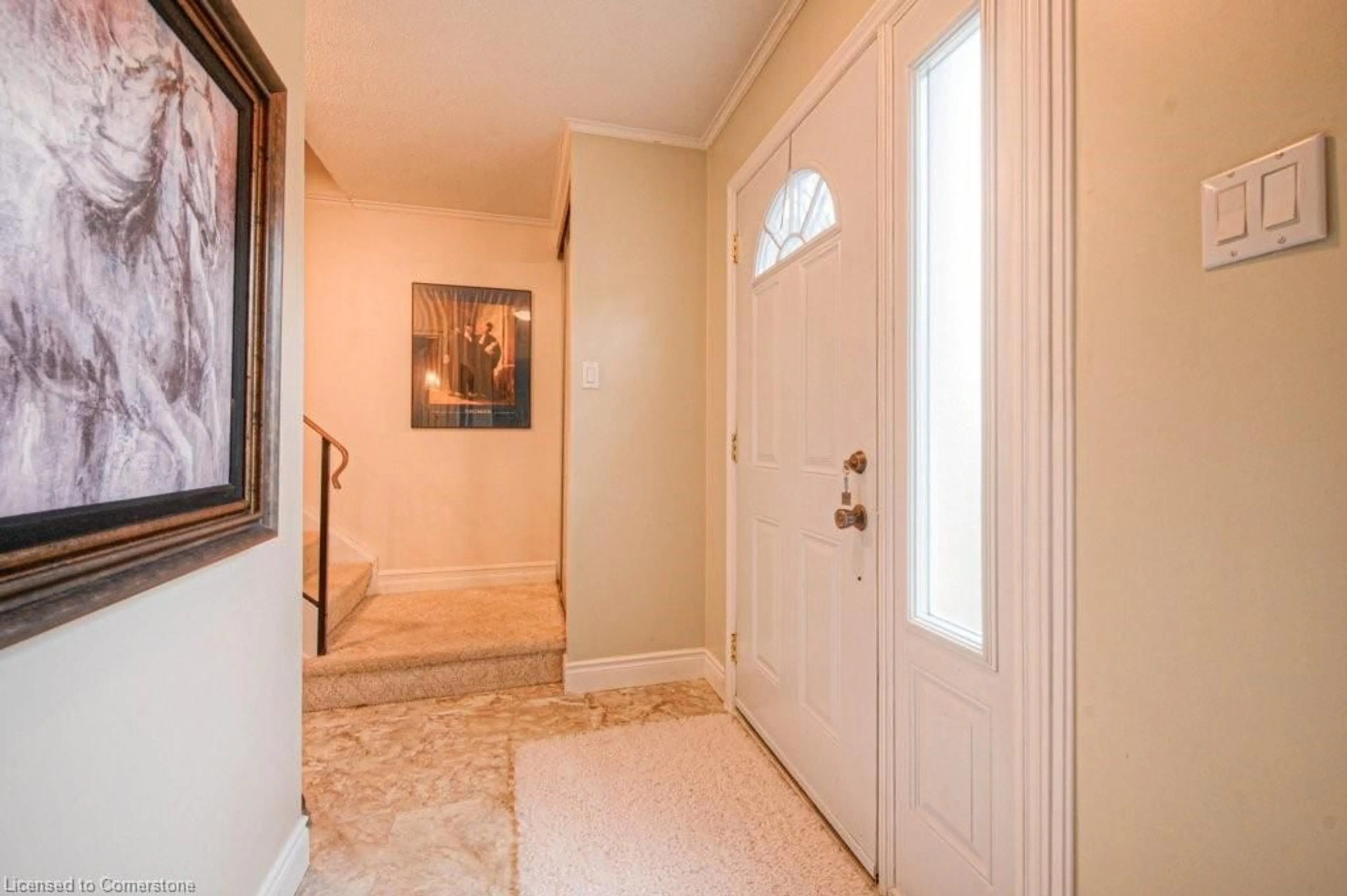 Indoor entryway for 30 Green Valley Dr #3, Kitchener Ontario N2P 1G8