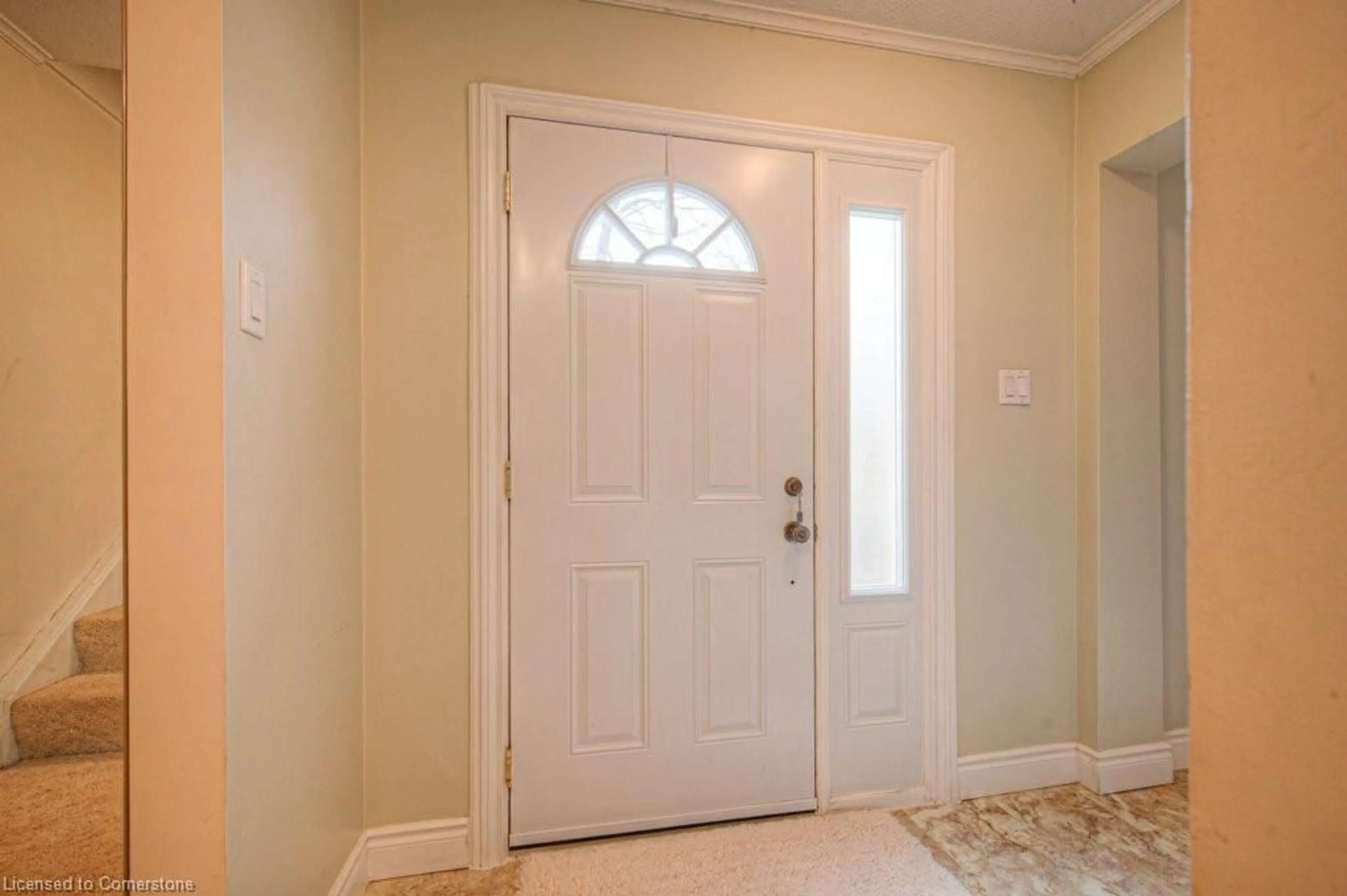 Indoor entryway for 30 Green Valley Dr #3, Kitchener Ontario N2P 1G8