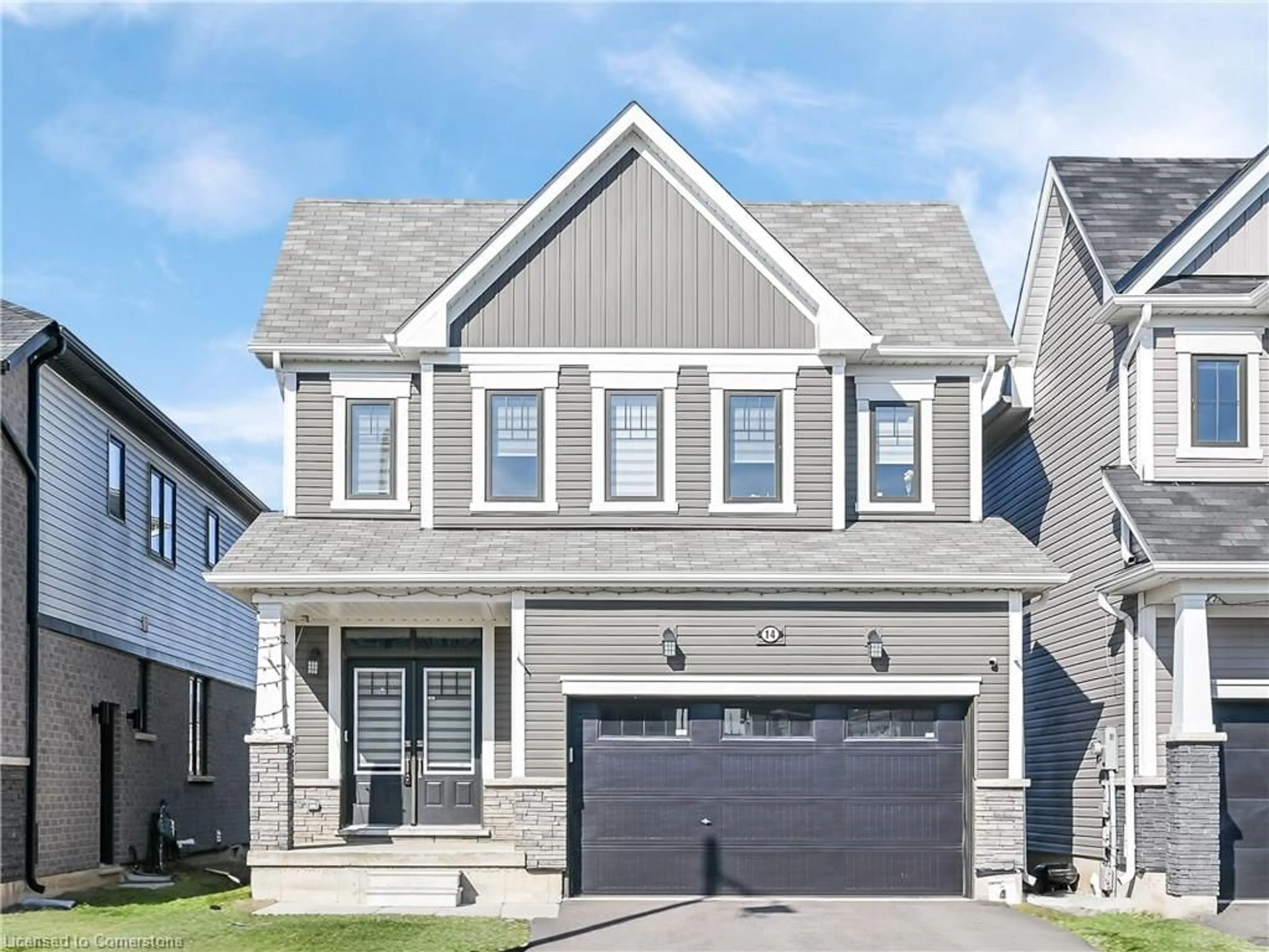 Home with vinyl exterior material, street for 14 Oaktree Dr, Caledonia Ontario N3W 0E6