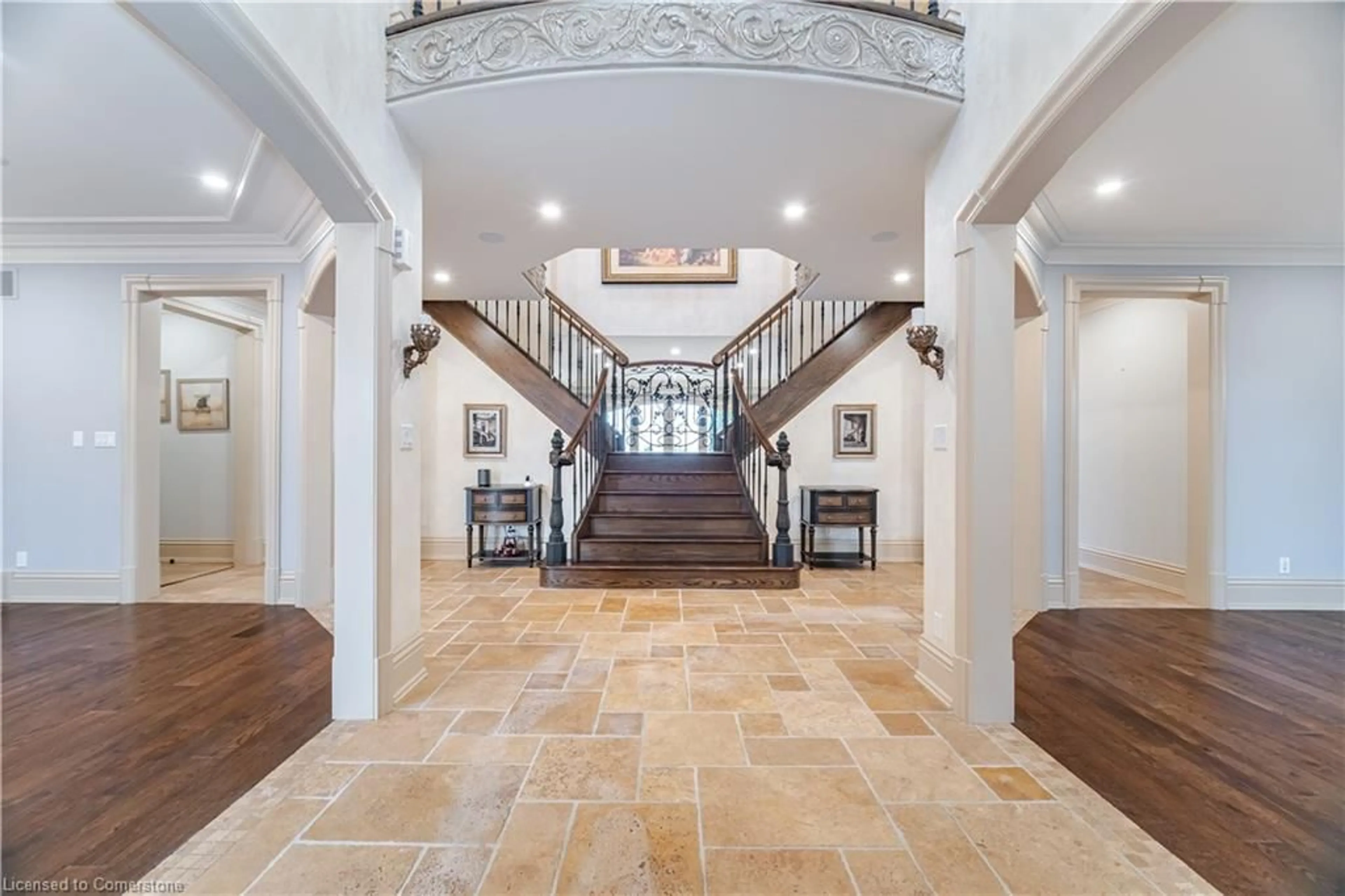 Indoor foyer for 5545 Blezard Drive Dr, Lincoln Ontario L3J 1R1