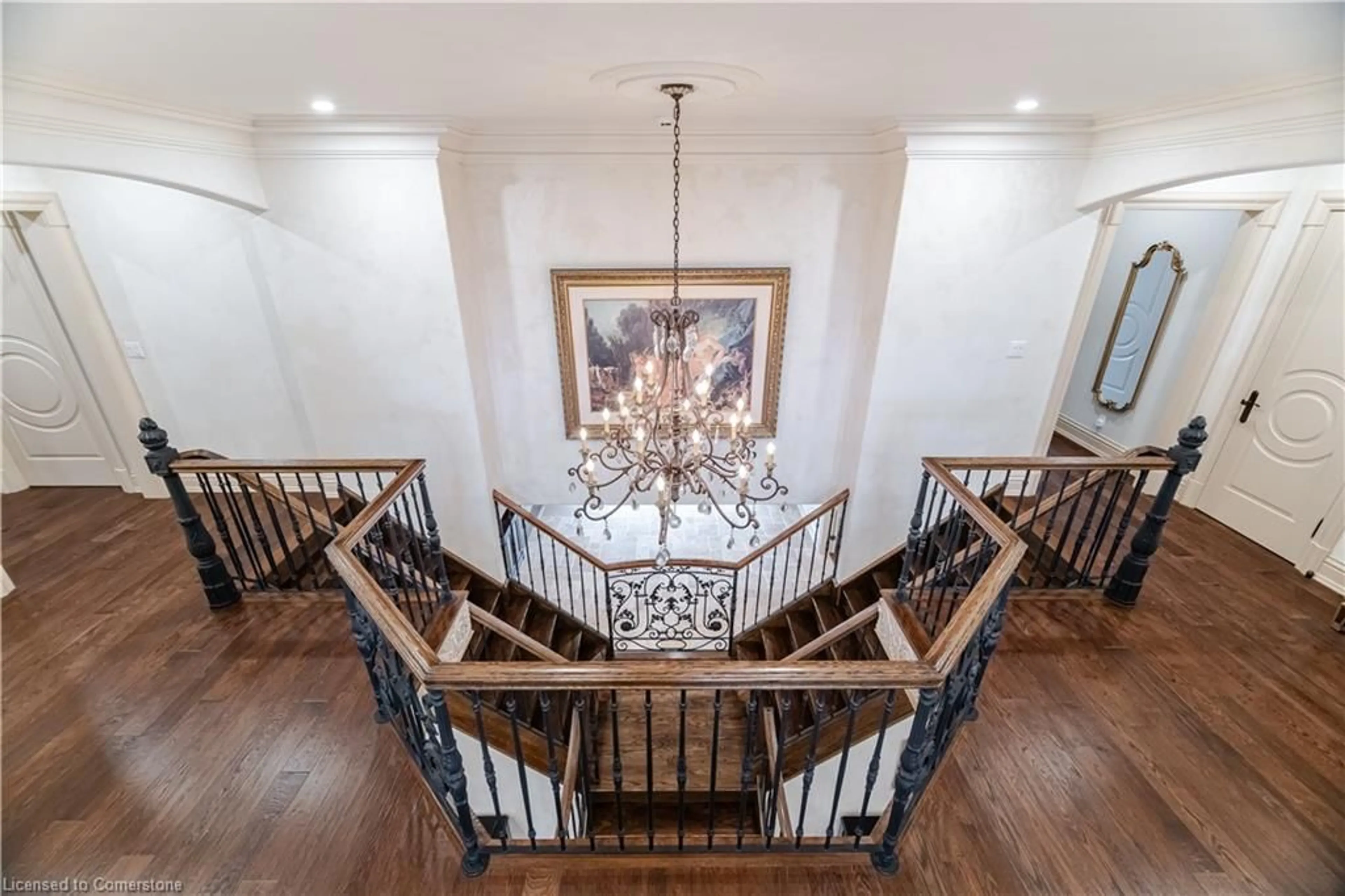 Indoor foyer for 5545 Blezard Drive Dr, Lincoln Ontario L3J 1R1
