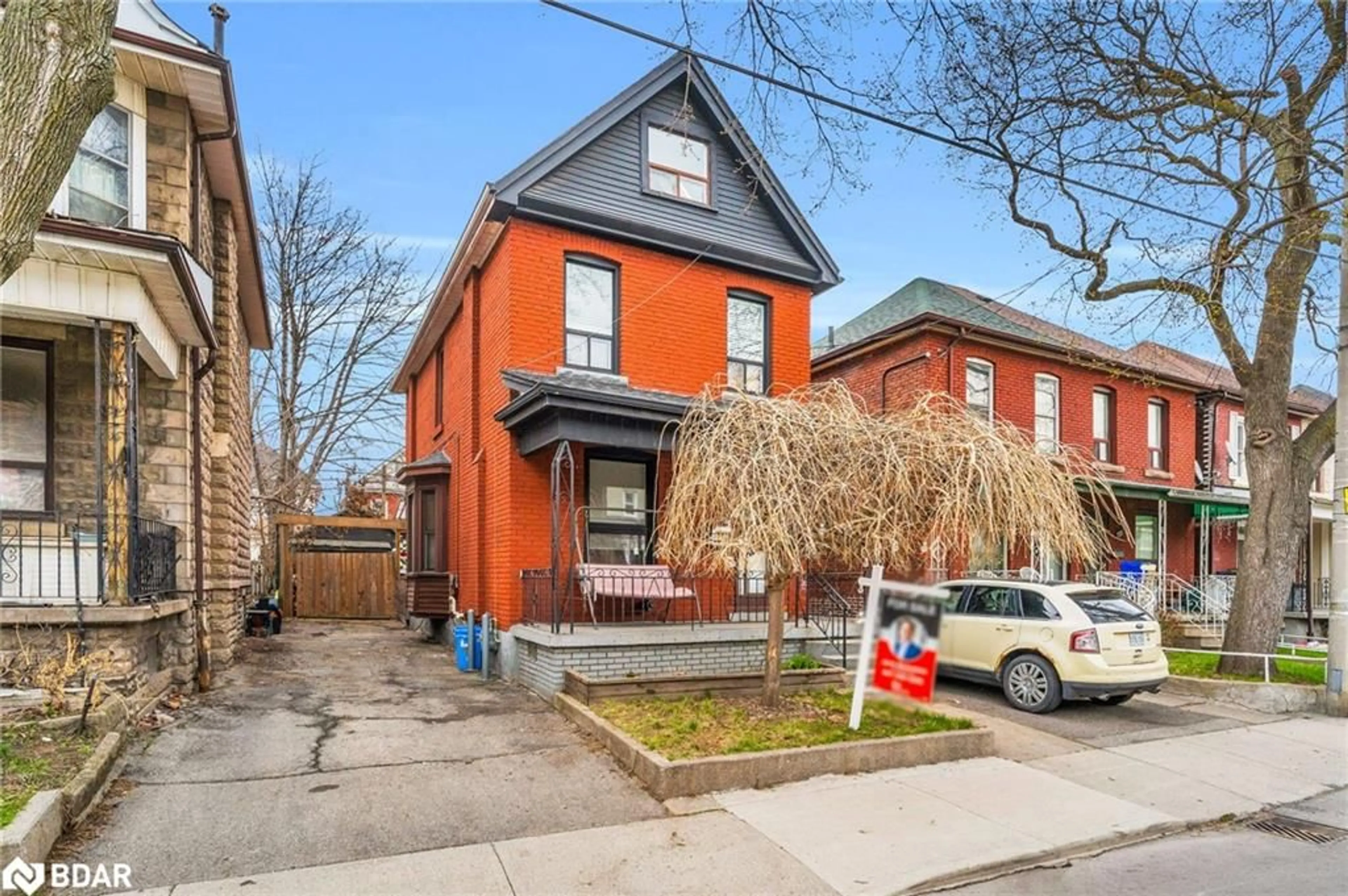 Home with brick exterior material, street for 721 Cannon St, Hamilton Ontario L8L 2H1