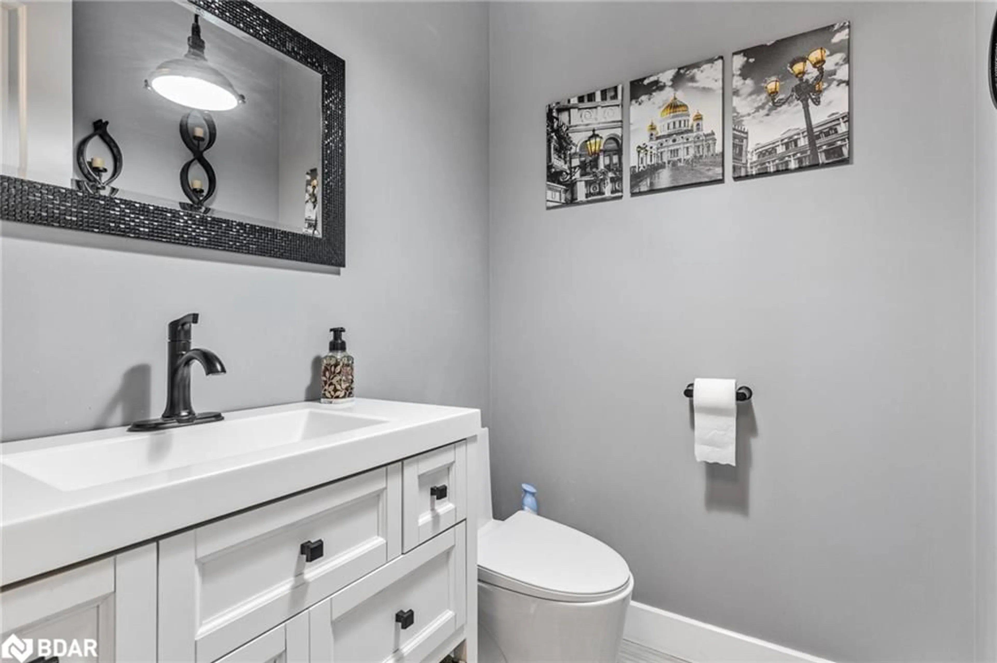 Contemporary bathroom, ceramic/tile floor for 3075 Orion Blvd Blvd, Orillia Ontario L3V 6H2