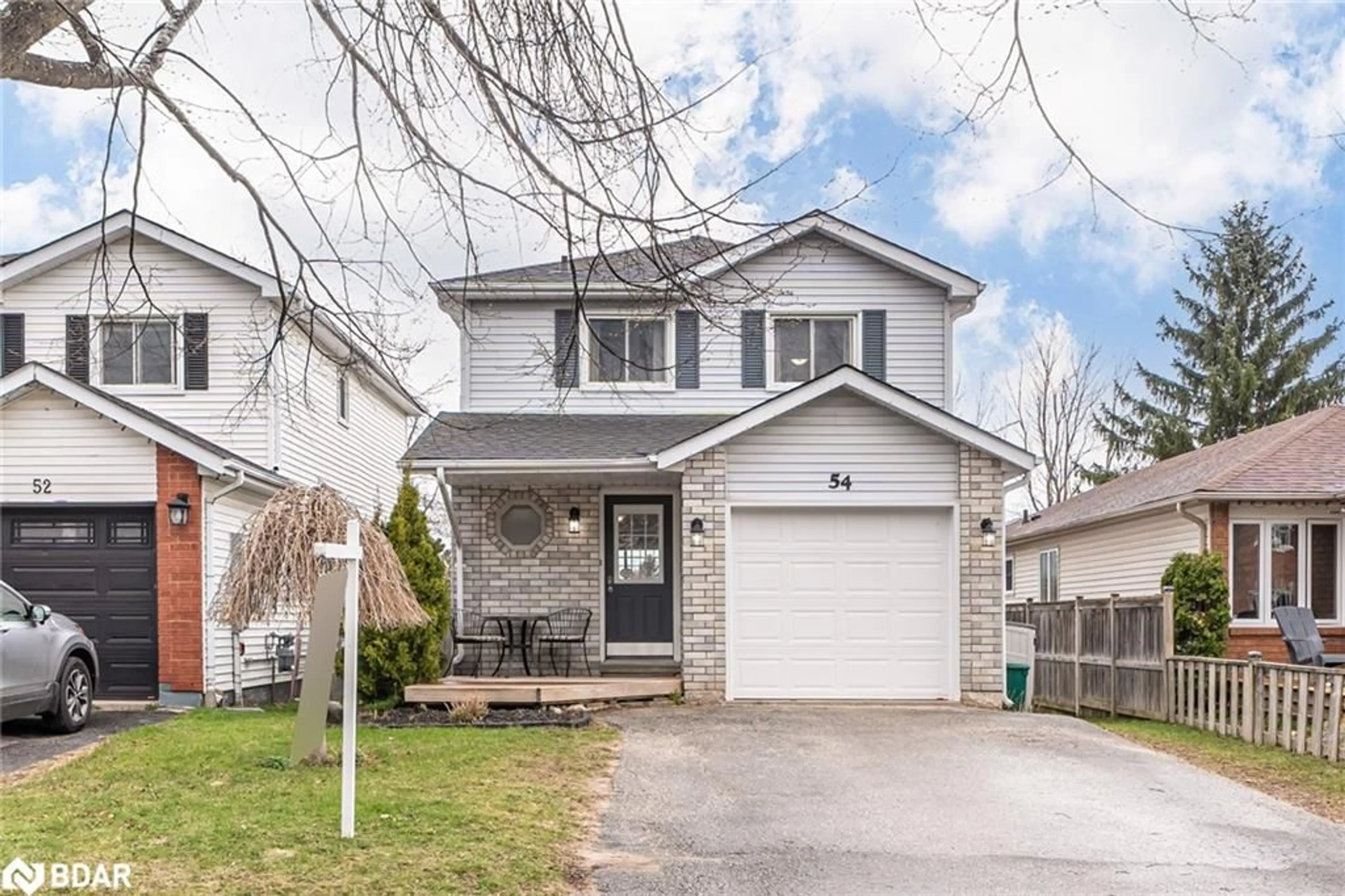 Home with vinyl exterior material, street for 54 Arthur Ave, Barrie Ontario L4M 6H5
