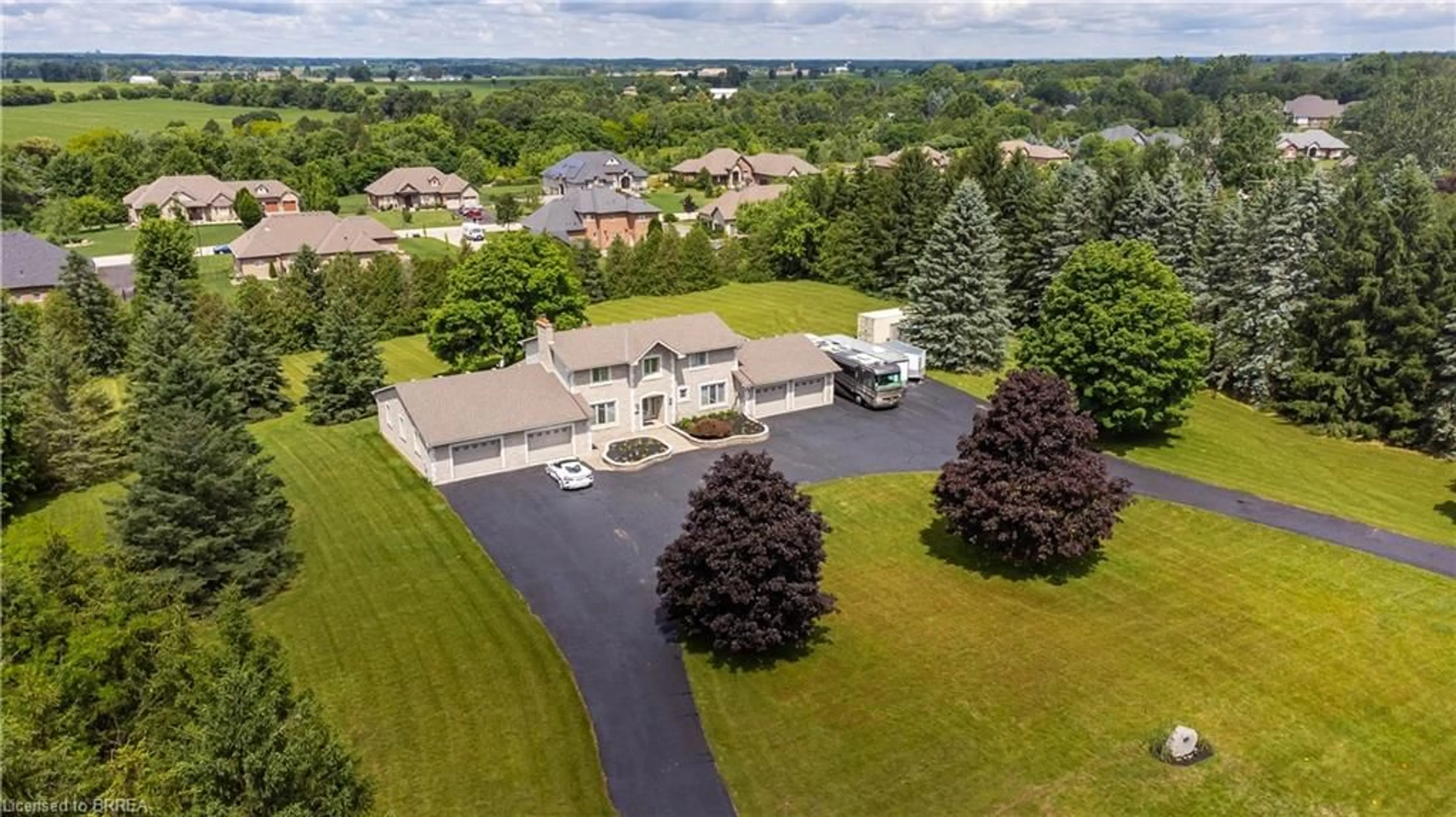 A pic from outside/outdoor area/front of a property/back of a property/a pic from drone, unknown for 59 Highland Dr, Brantford Ontario N3T 0L5