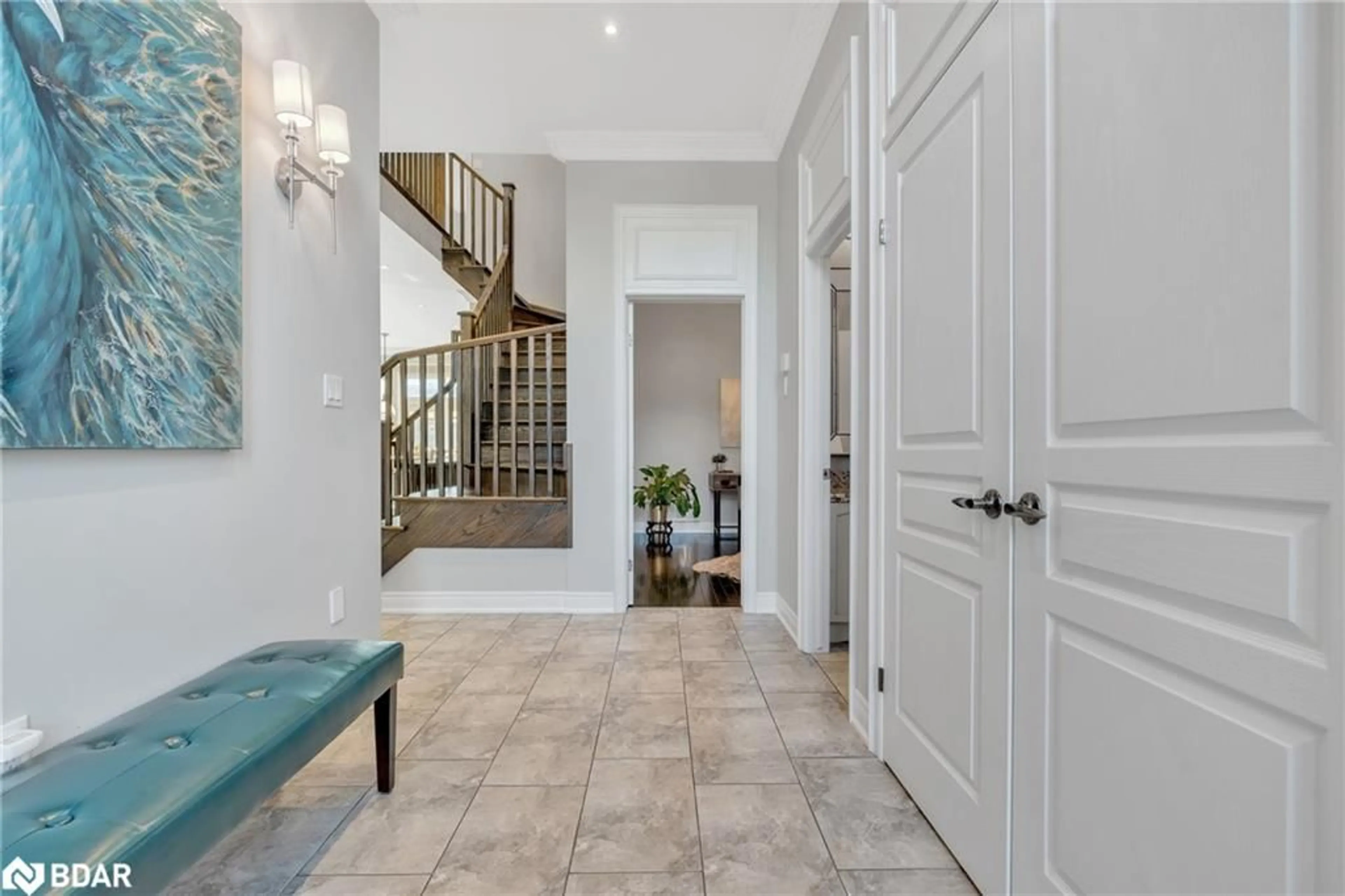 Indoor entryway for 47 Lorupe Crt, Ancaster Ontario L8G 0B4