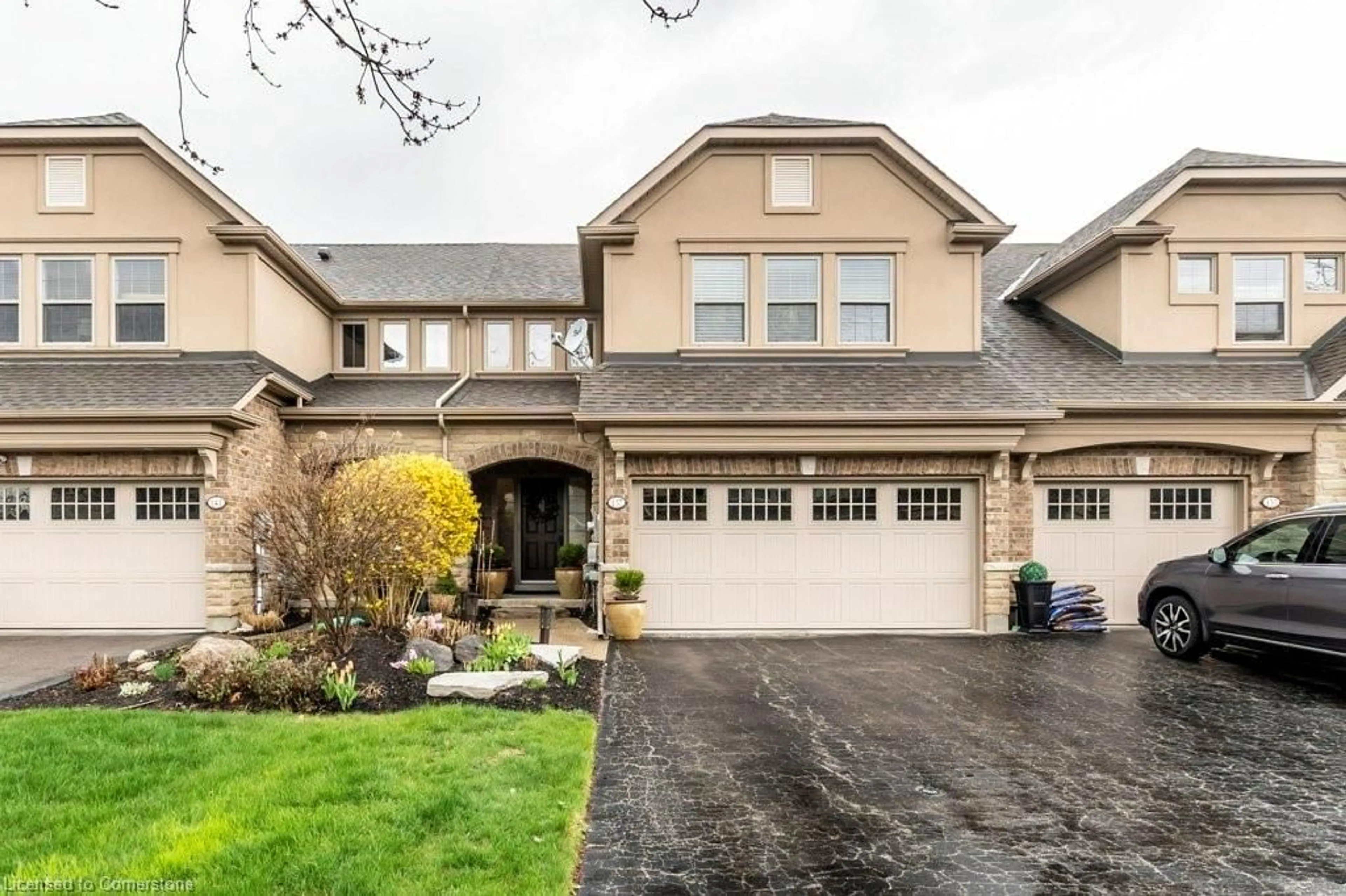 Home with brick exterior material, street for 137 Millview Crt, Rockwood Ontario N0B 2K0