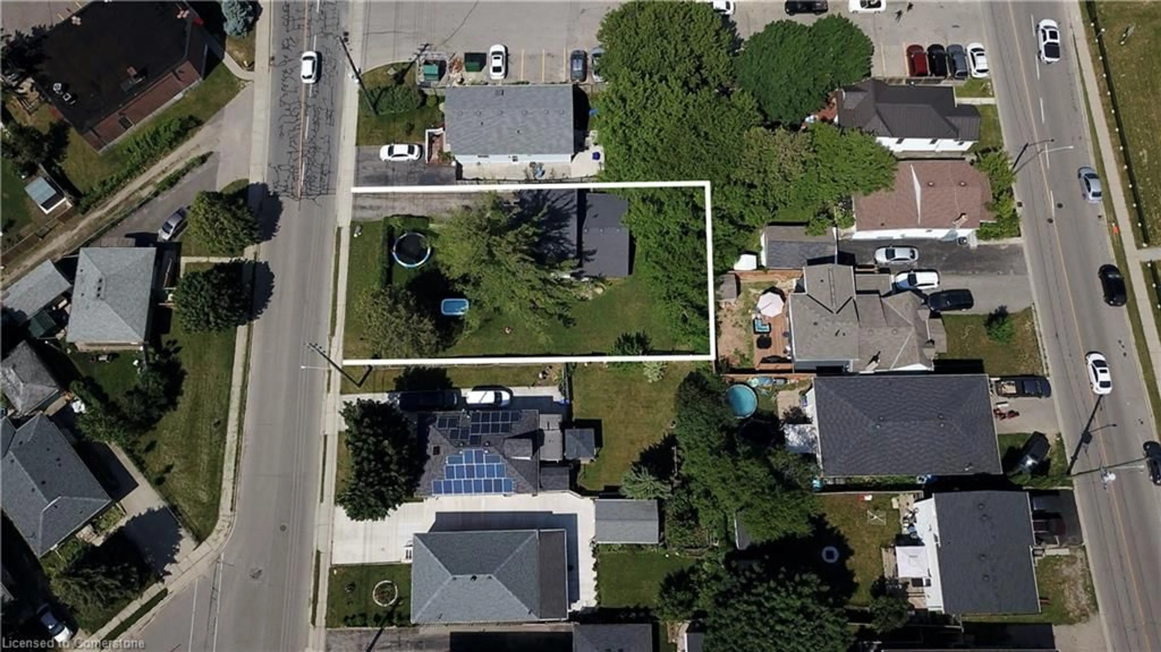 A pic from outside/outdoor area/front of a property/back of a property/a pic from drone, street for 13 Brooklyne Rd, Cambridge Ontario N1R 1C4