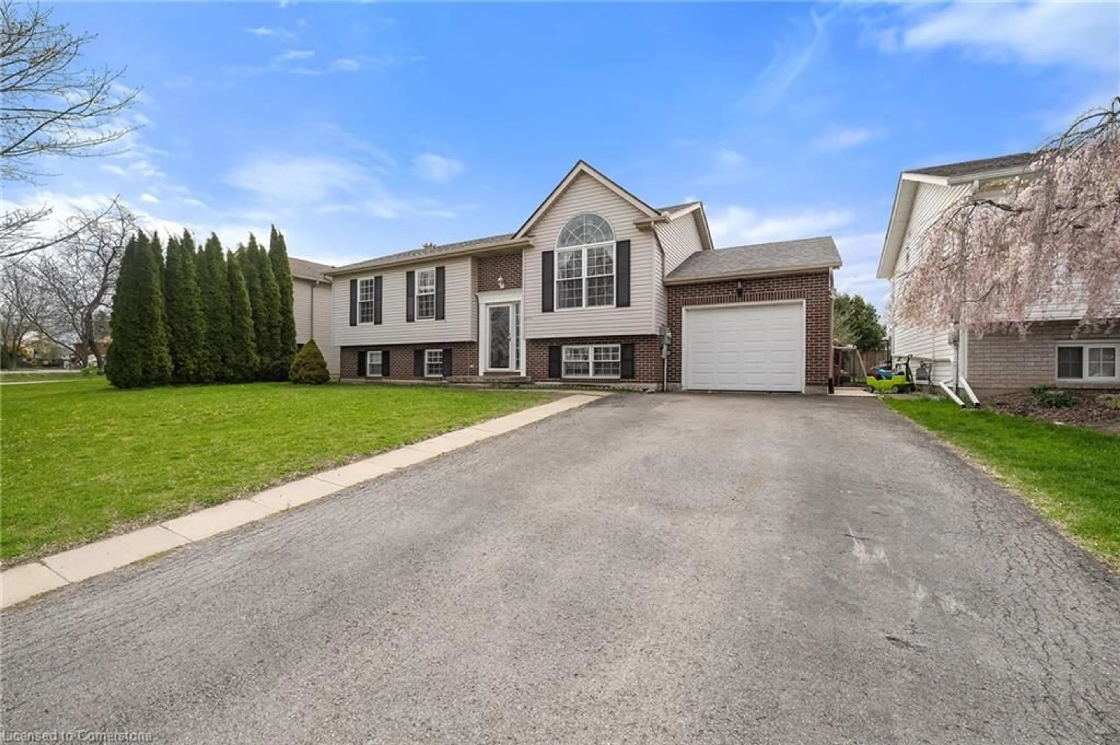 Unknown for 8 Windle Village Cres, Thorold Ontario L2V 4Z6