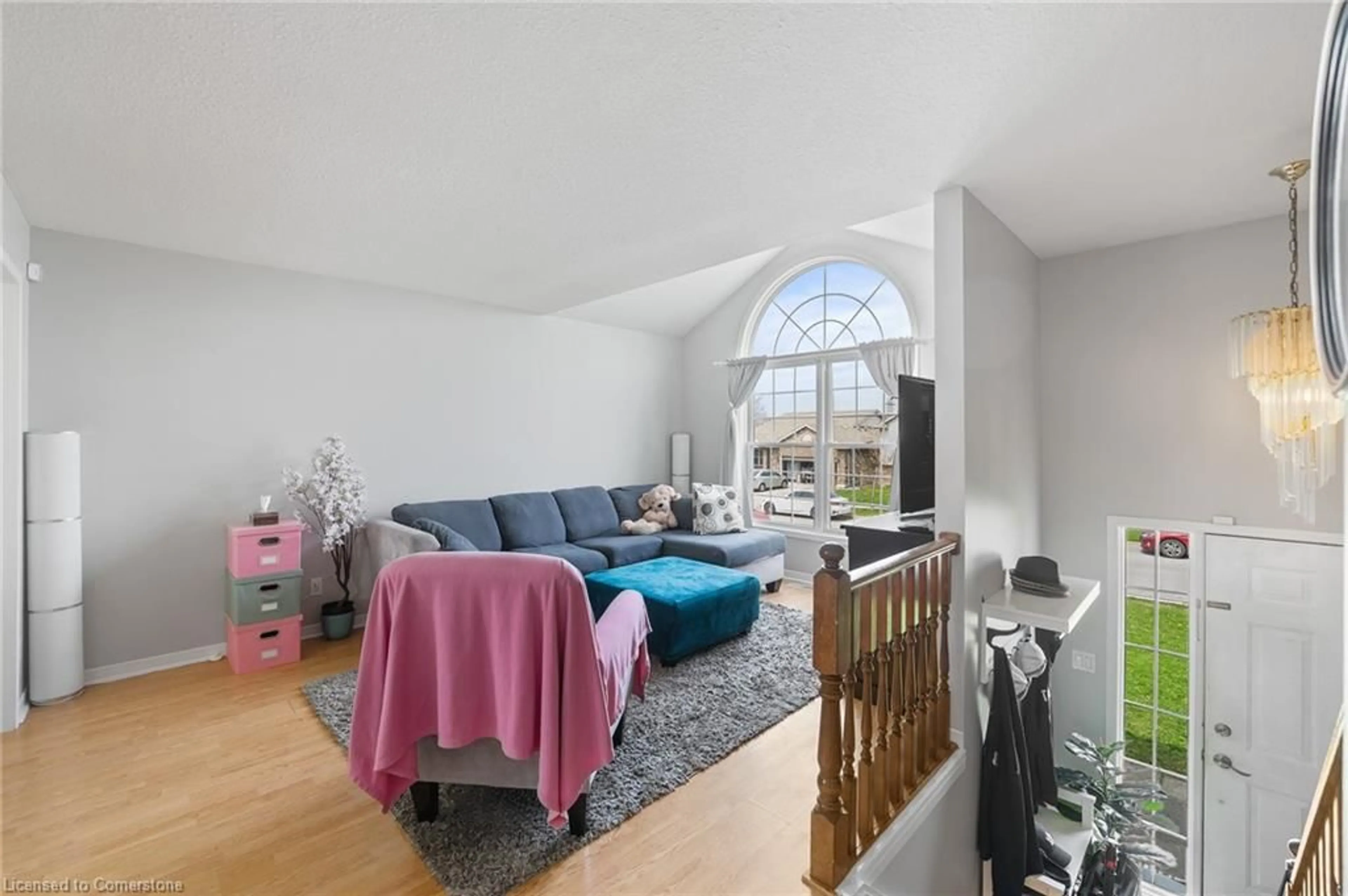 Living room with furniture, unknown for 8 Windle Village Cres, Thorold Ontario L2V 4Z6
