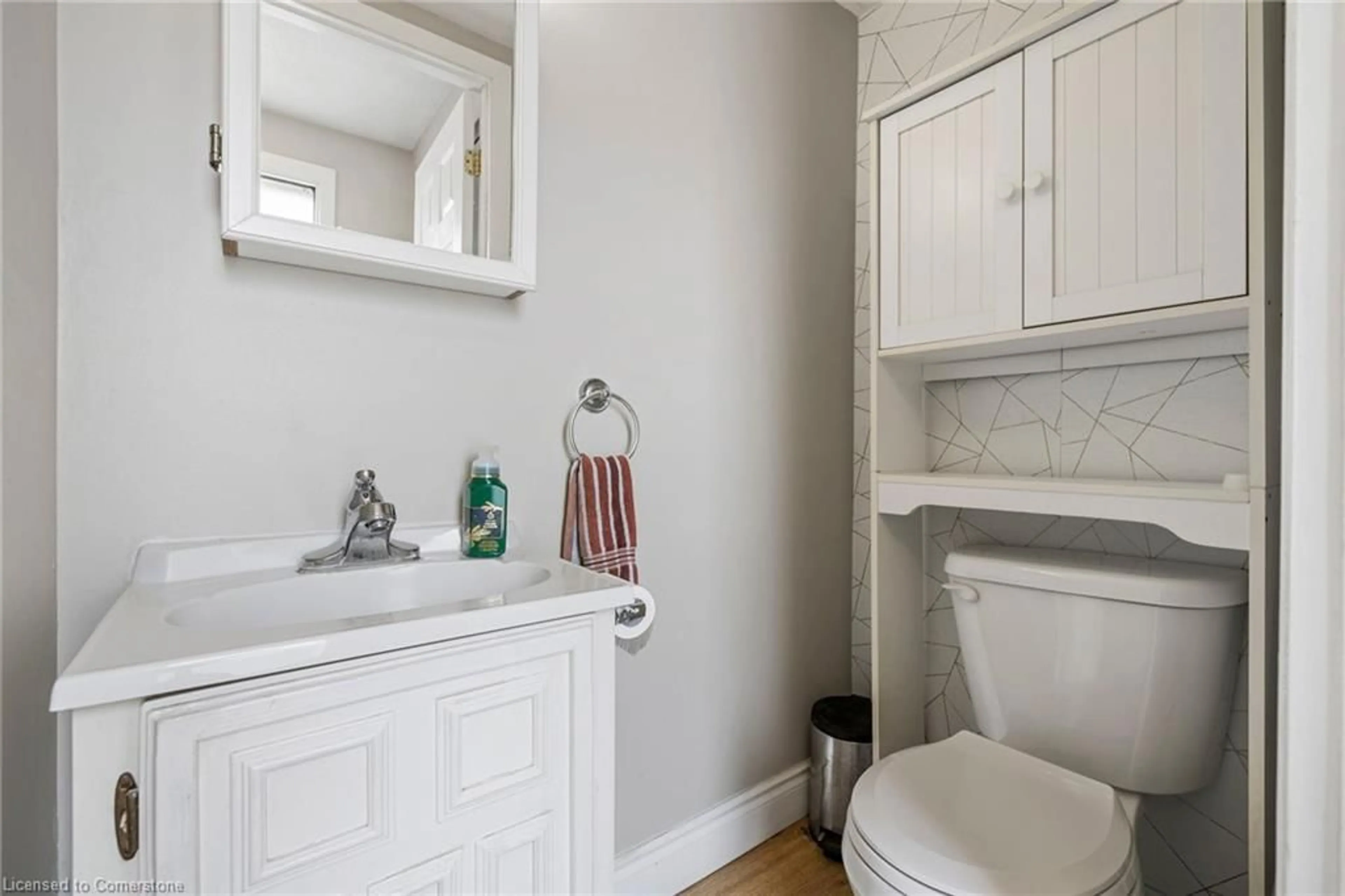 Standard bathroom, ceramic/tile floor for 151 Gateshead Cres #118, Stoney Creek Ontario L8G 3W1