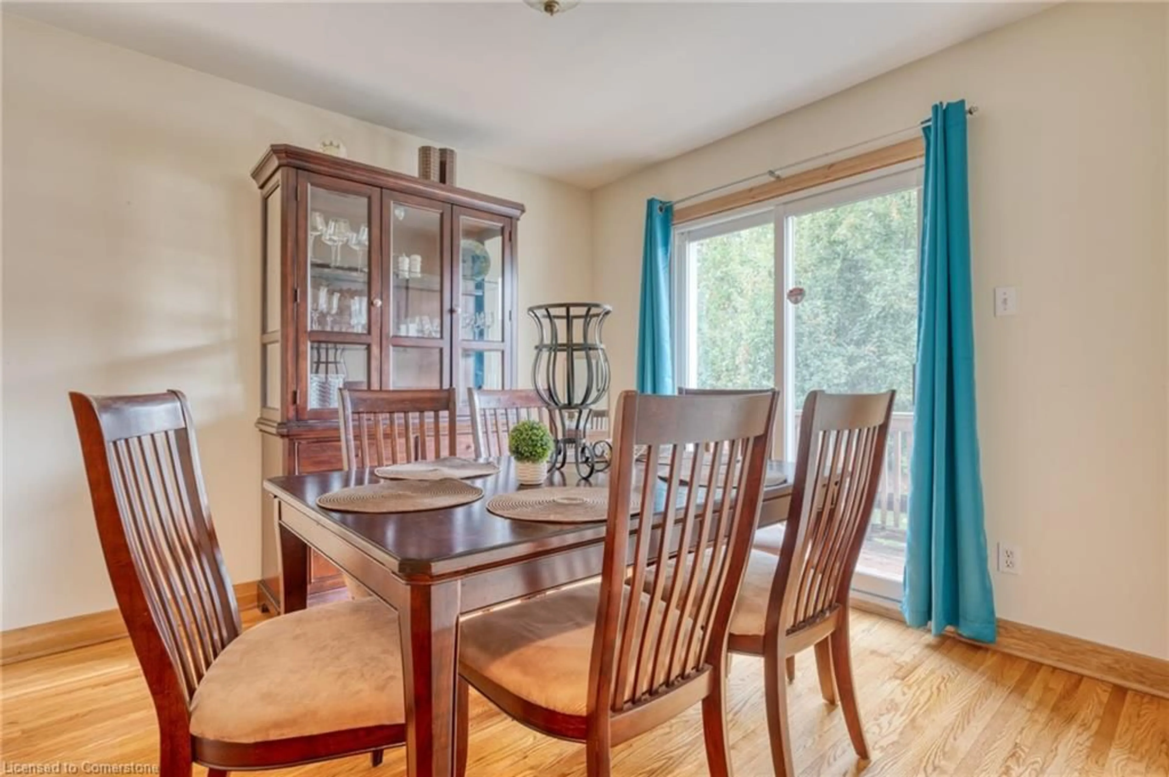 Dining room, wood/laminate floor for 182 West 23rd St, Hamilton Ontario L9C 4V9