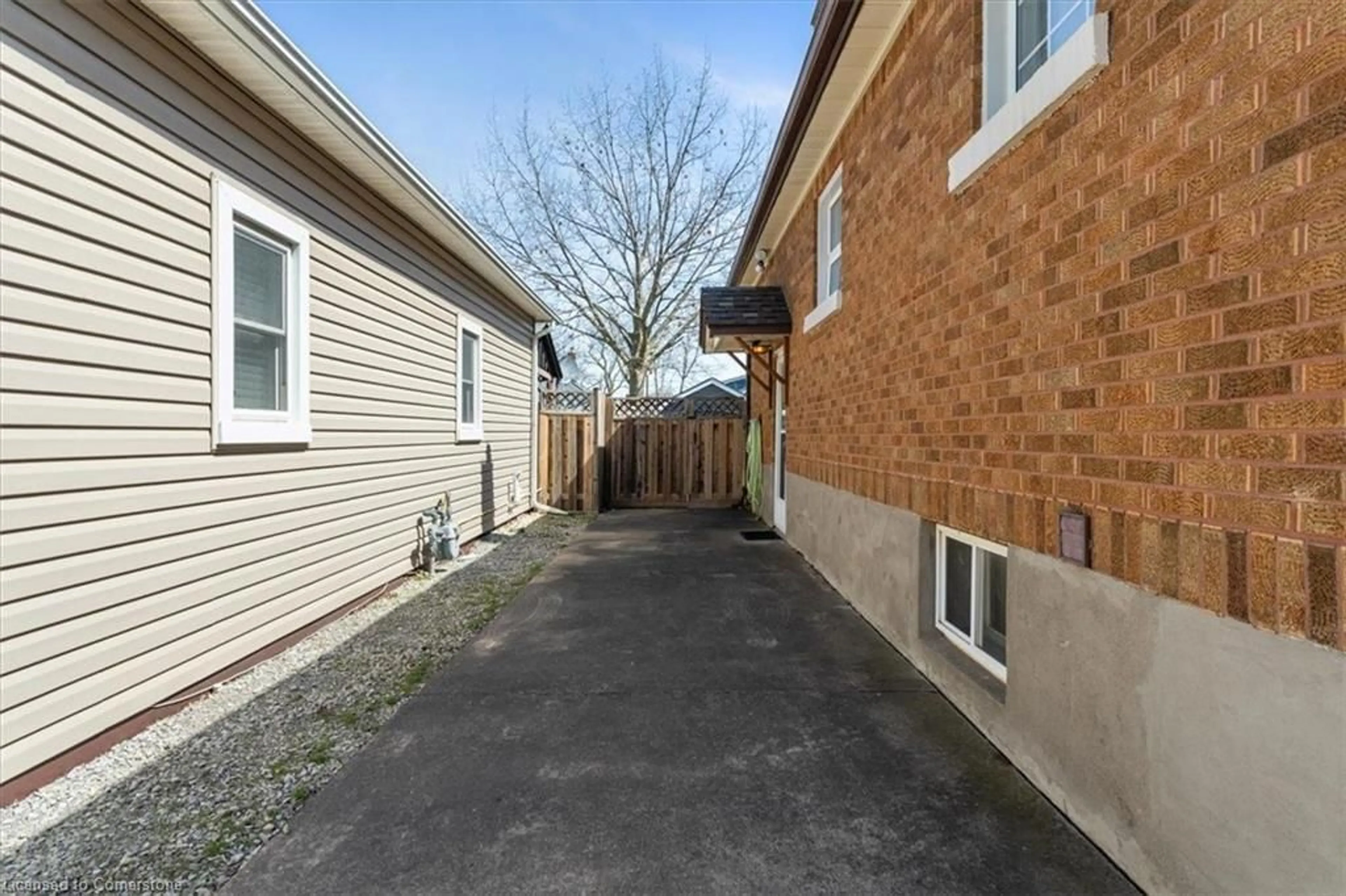 Patio, street for 26 Elberta St, St. Catharines Ontario L2M 5M5