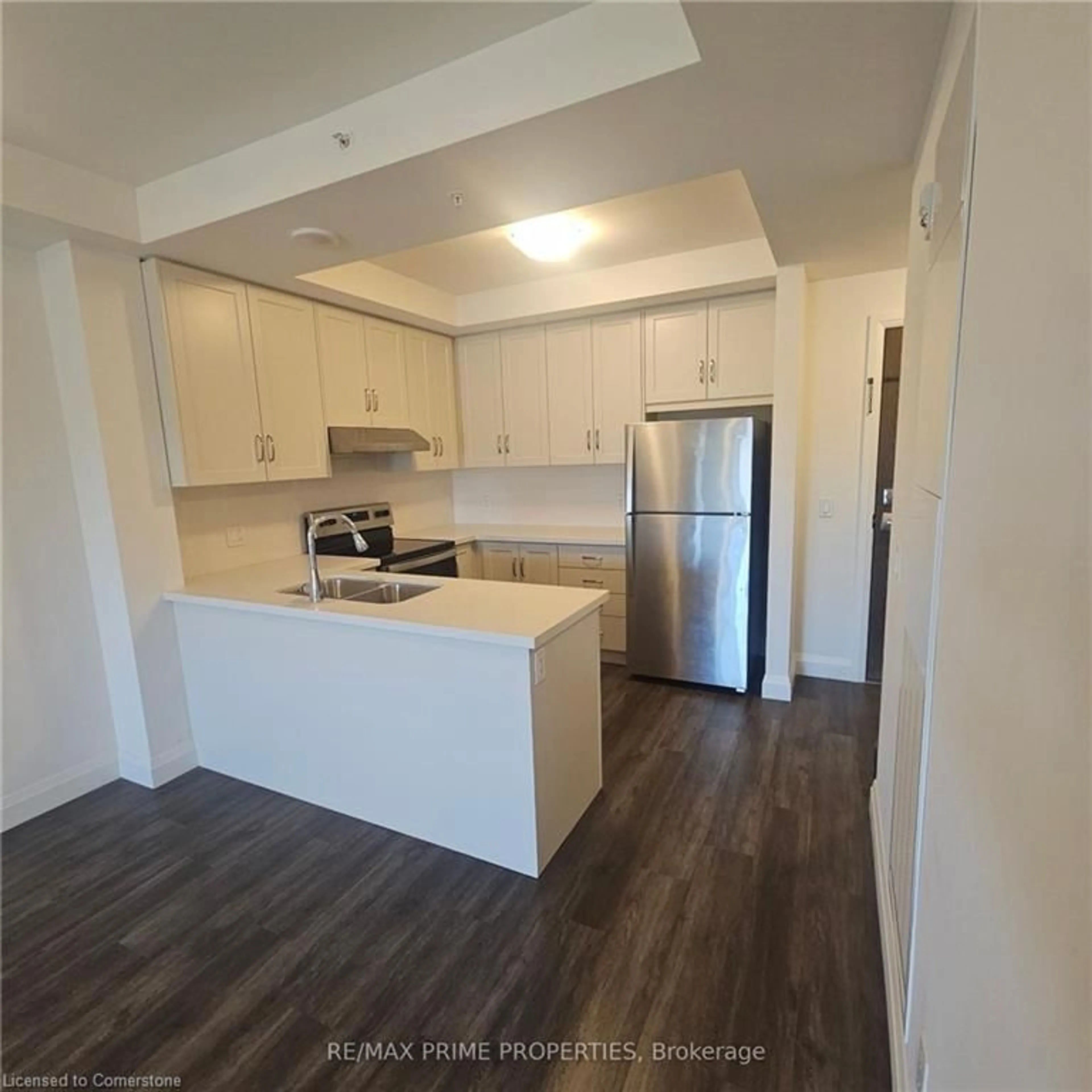 Standard kitchen, unknown for 30 Hamilton St #406, Hamilton Ontario L0R 2H4